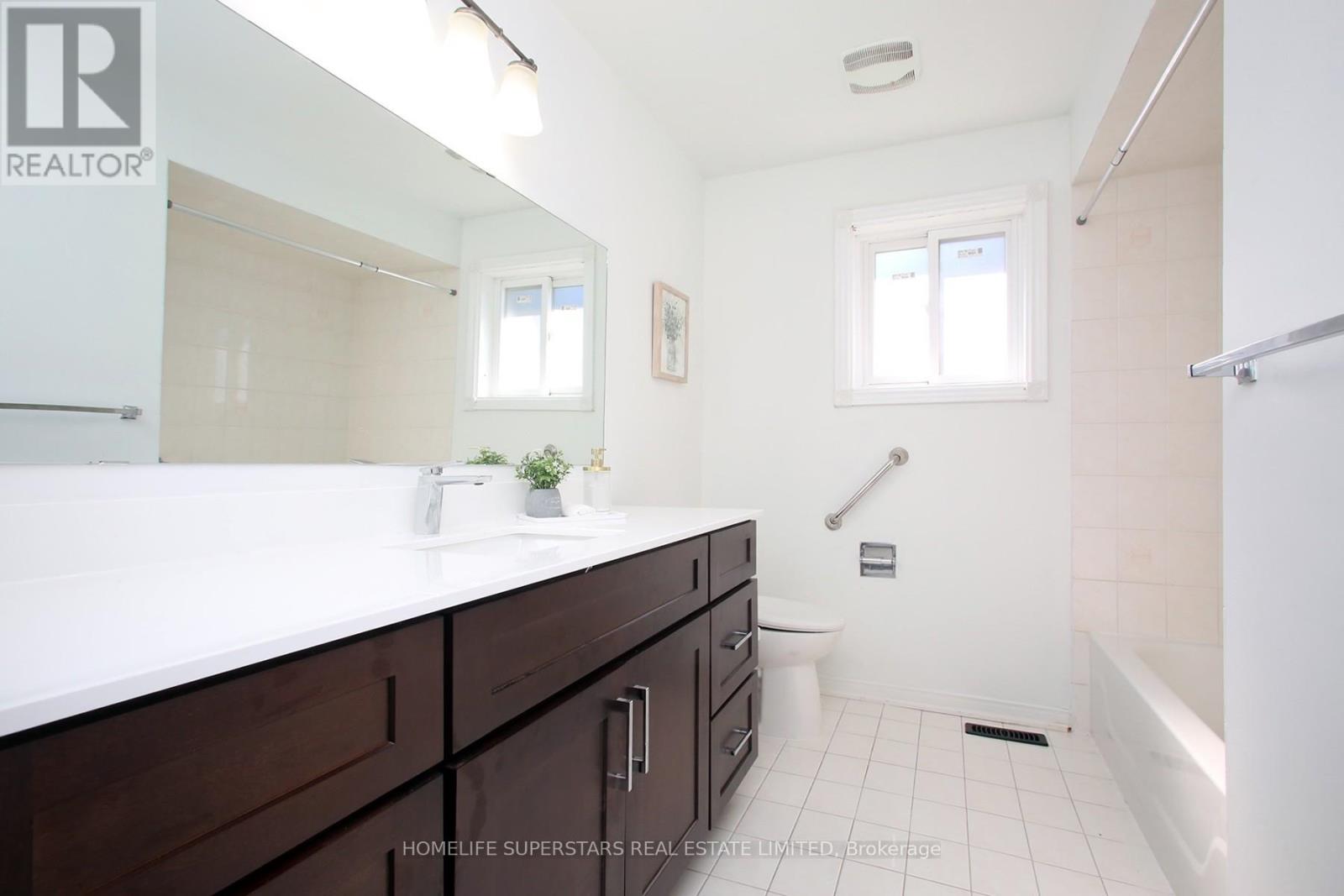 125 Bighorn Crescent, Brampton (Sandringham-Wellington), Ontario  L6R 1G2 - Photo 28 - W12933012