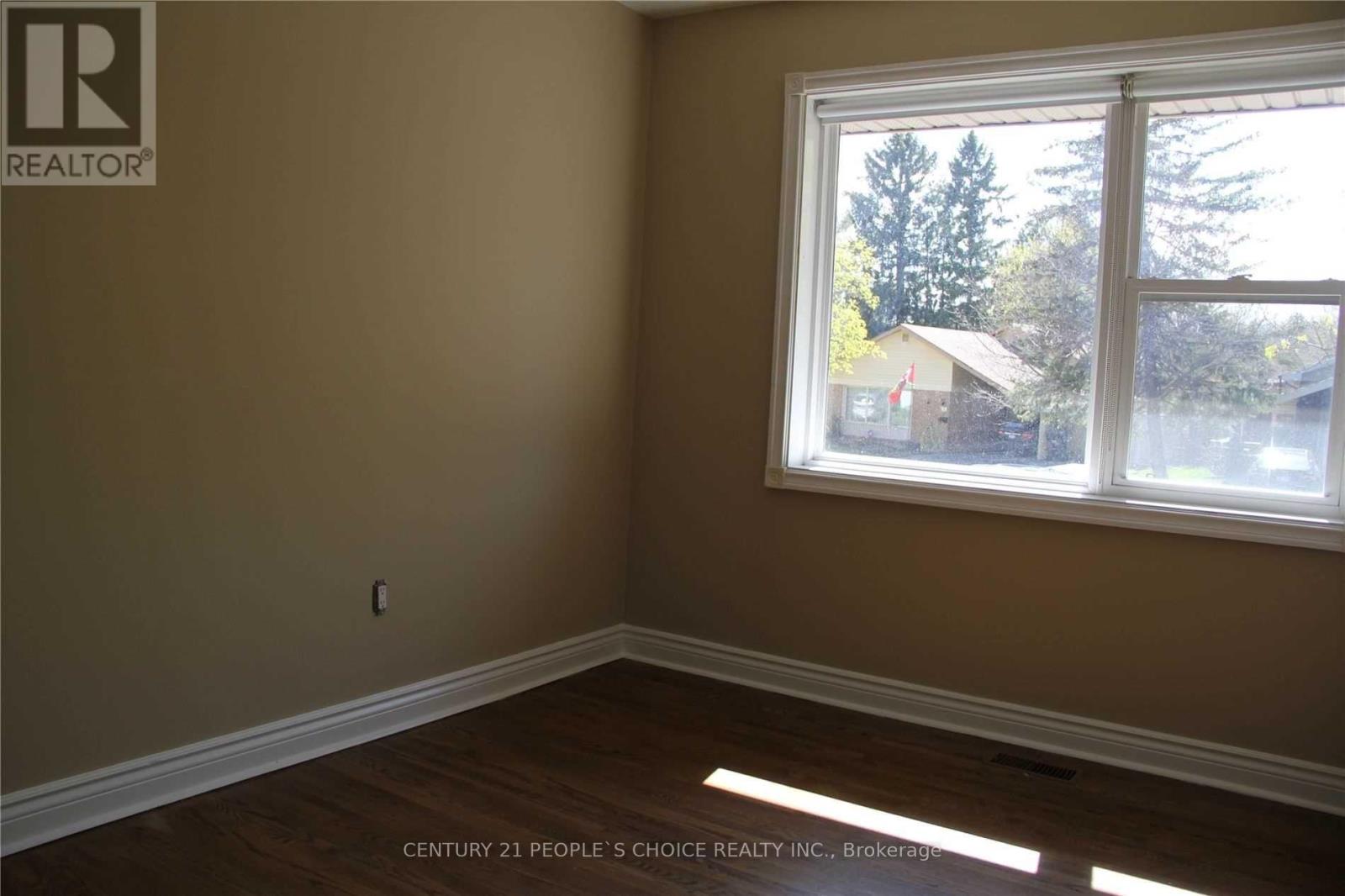 39 Meadowland Drive, Brampton (Brampton East), Ontario  L6W 2R5 - Photo 10 - W12933022