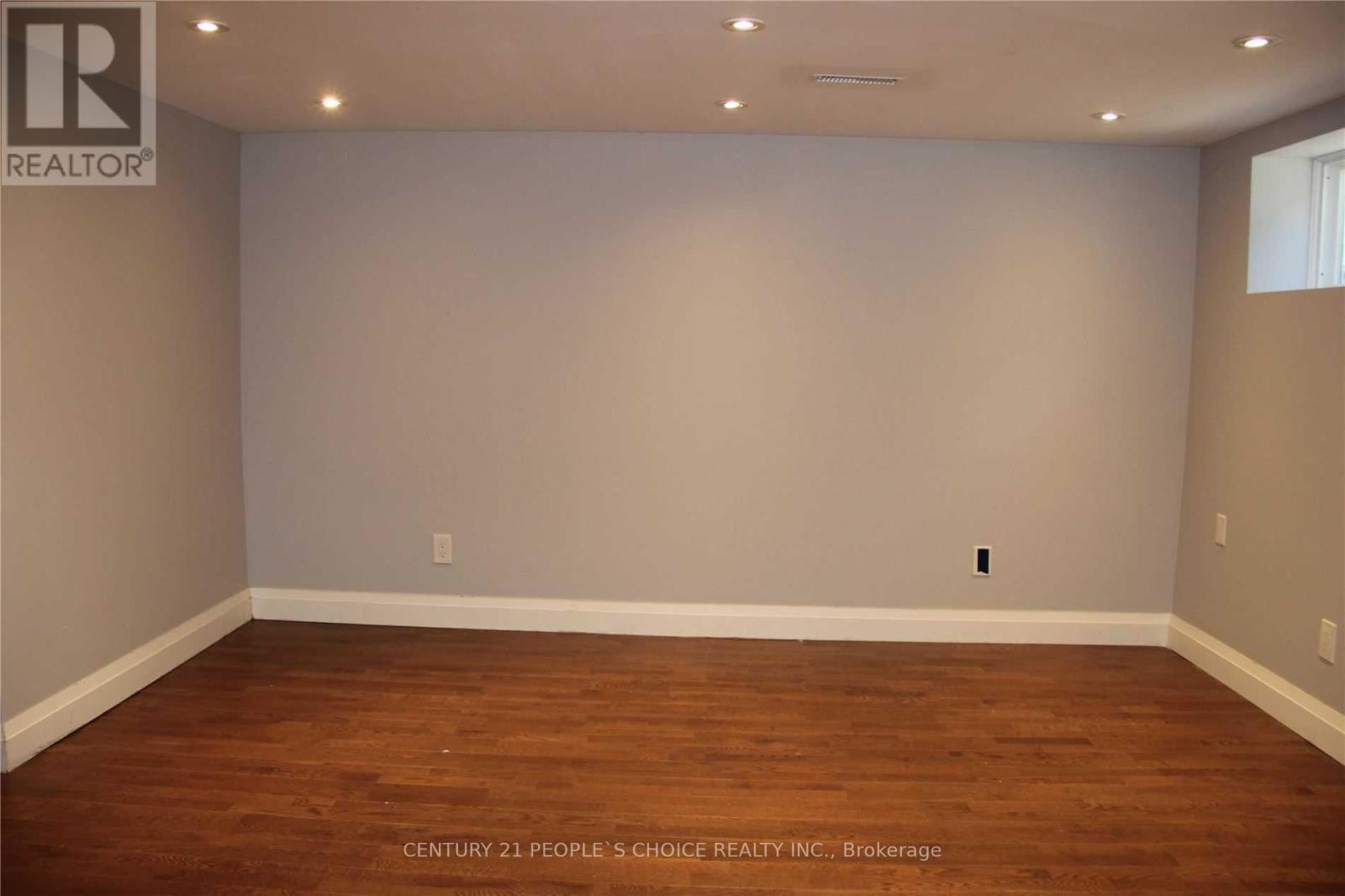 39 Meadowland Drive, Brampton (Brampton East), Ontario  L6W 2R5 - Photo 13 - W12933022