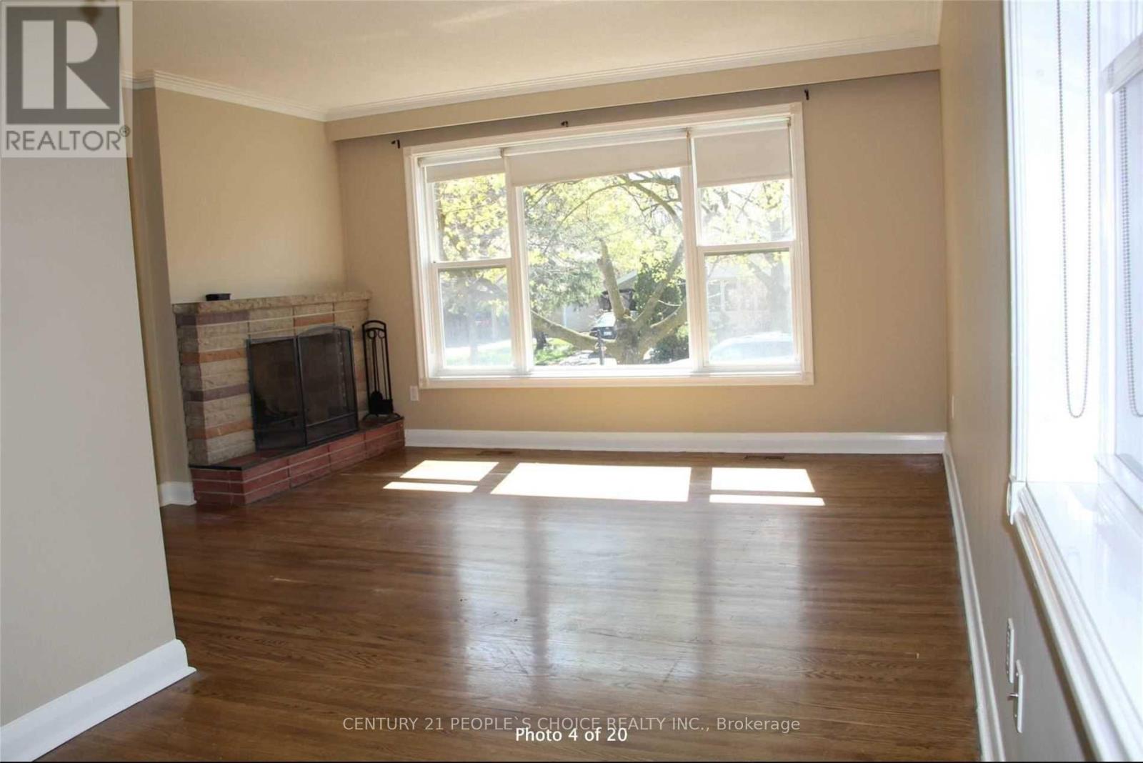 39 Meadowland Drive, Brampton (Brampton East), Ontario  L6W 2R5 - Photo 2 - W12933022