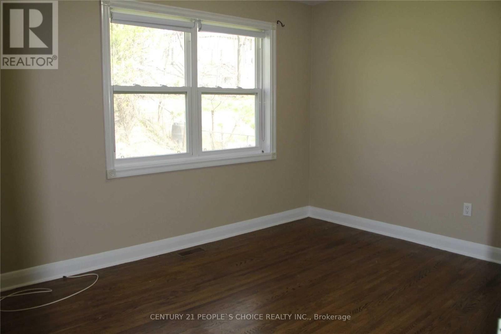 39 Meadowland Drive, Brampton (Brampton East), Ontario  L6W 2R5 - Photo 9 - W12933022