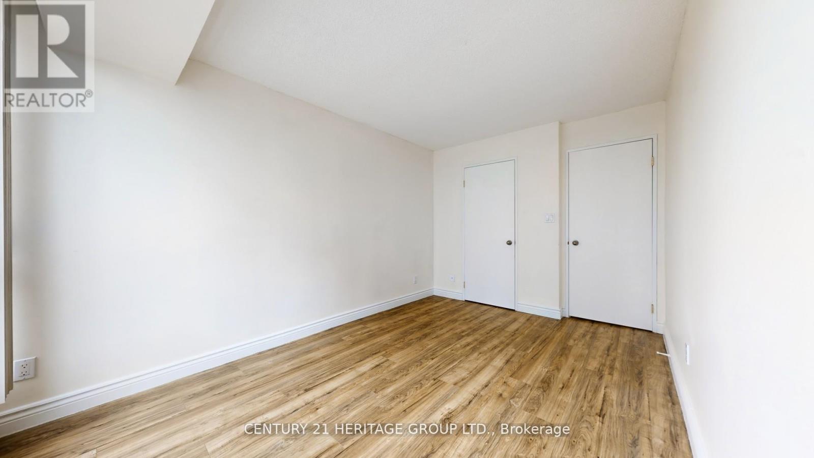 810 - 145 Hillcrest Avenue, Mississauga (Cooksville), Ontario  L5B 3Z1 - Photo 20 - W12933034