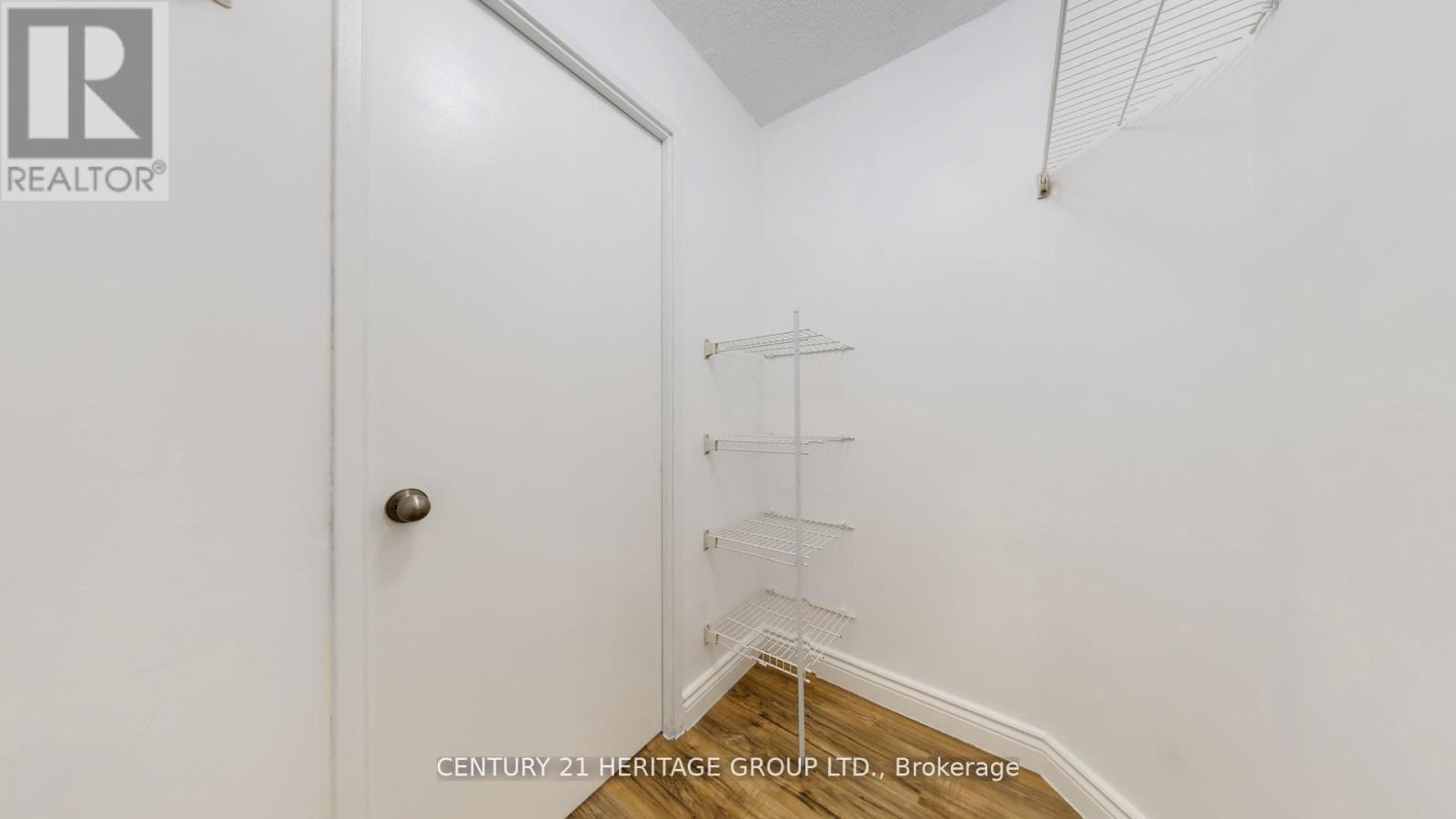 810 - 145 Hillcrest Avenue, Mississauga (Cooksville), Ontario  L5B 3Z1 - Photo 22 - W12933034