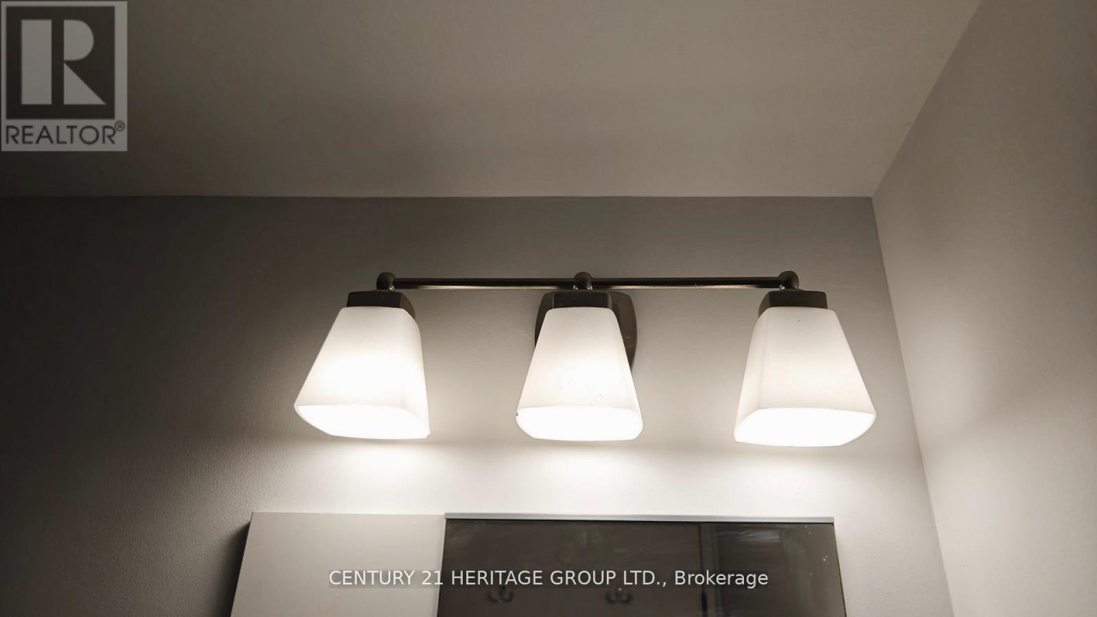 810 - 145 Hillcrest Avenue, Mississauga (Cooksville), Ontario  L5B 3Z1 - Photo 27 - W12933034