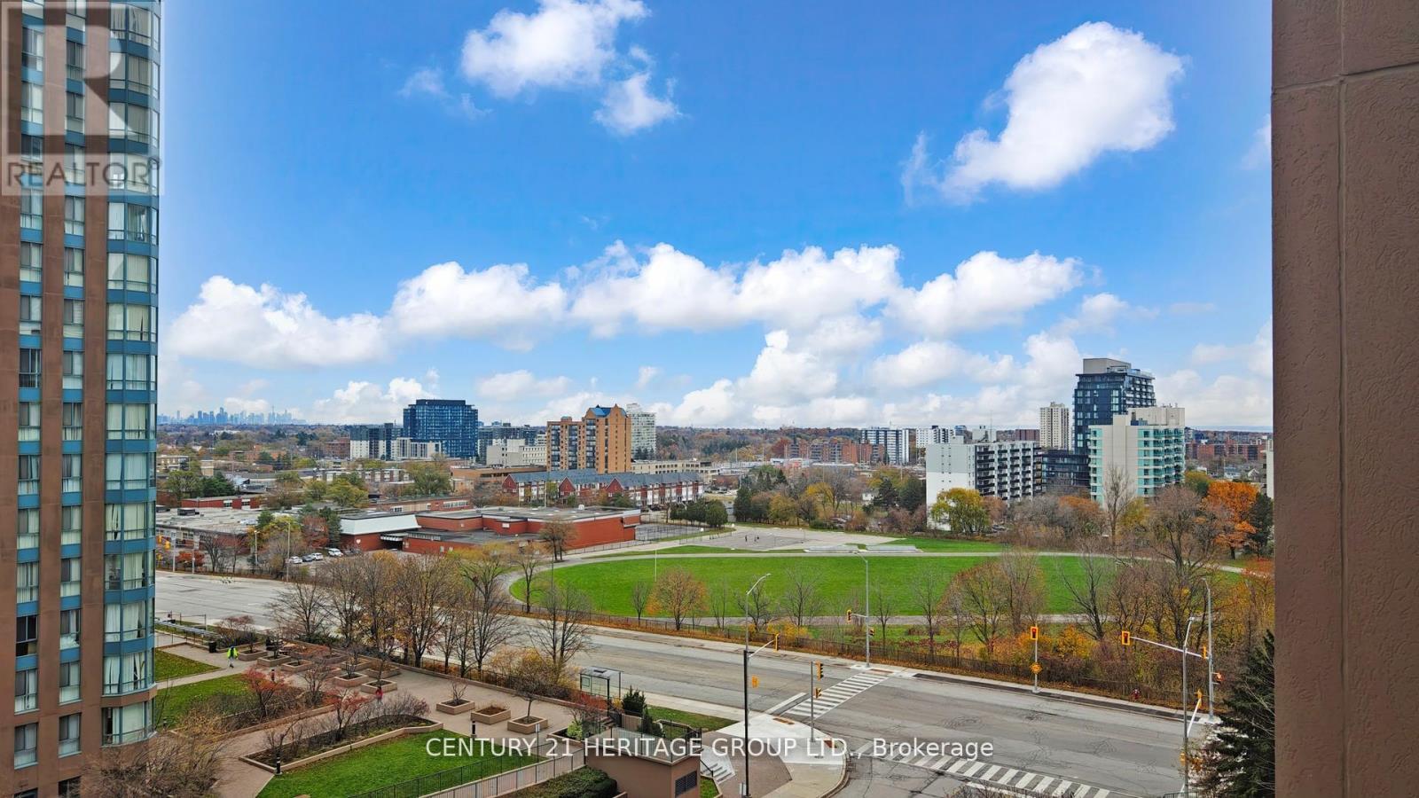 810 - 145 Hillcrest Avenue, Mississauga (Cooksville), Ontario  L5B 3Z1 - Photo 32 - W12933034