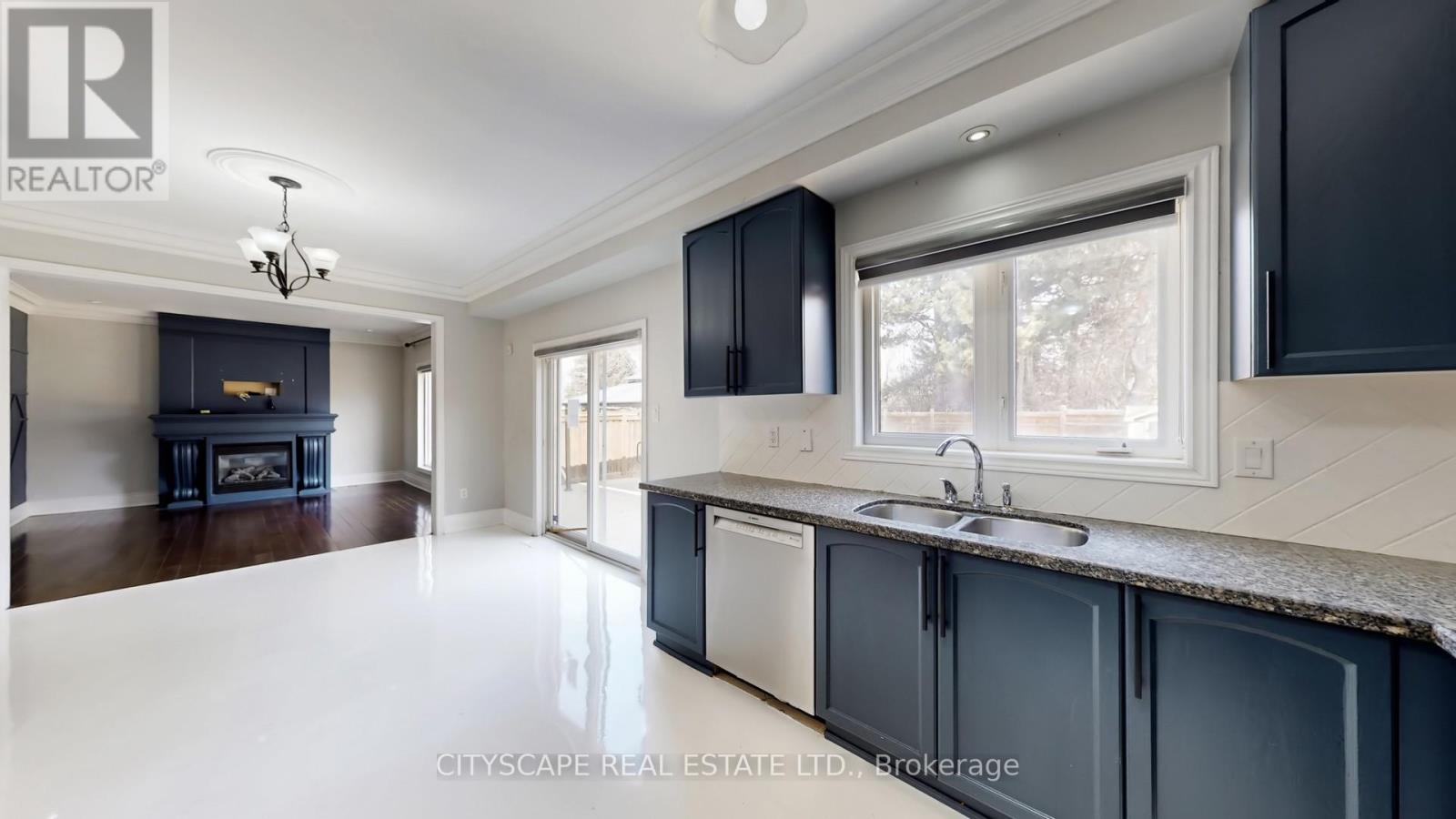 7 Yellow Avens Boulevard, Brampton (Sandringham-Wellington), Ontario  L6R 0K5 - Photo 10 - W12933042