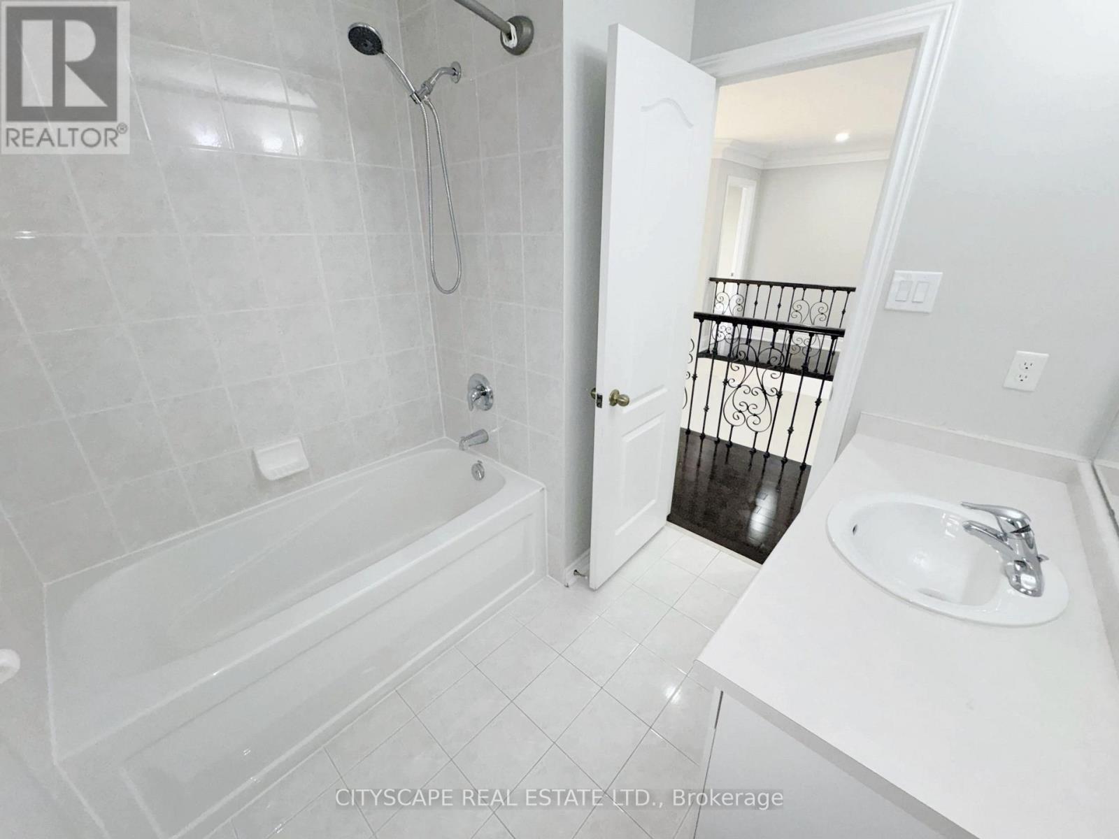 7 Yellow Avens Boulevard, Brampton (Sandringham-Wellington), Ontario  L6R 0K5 - Photo 25 - W12933042