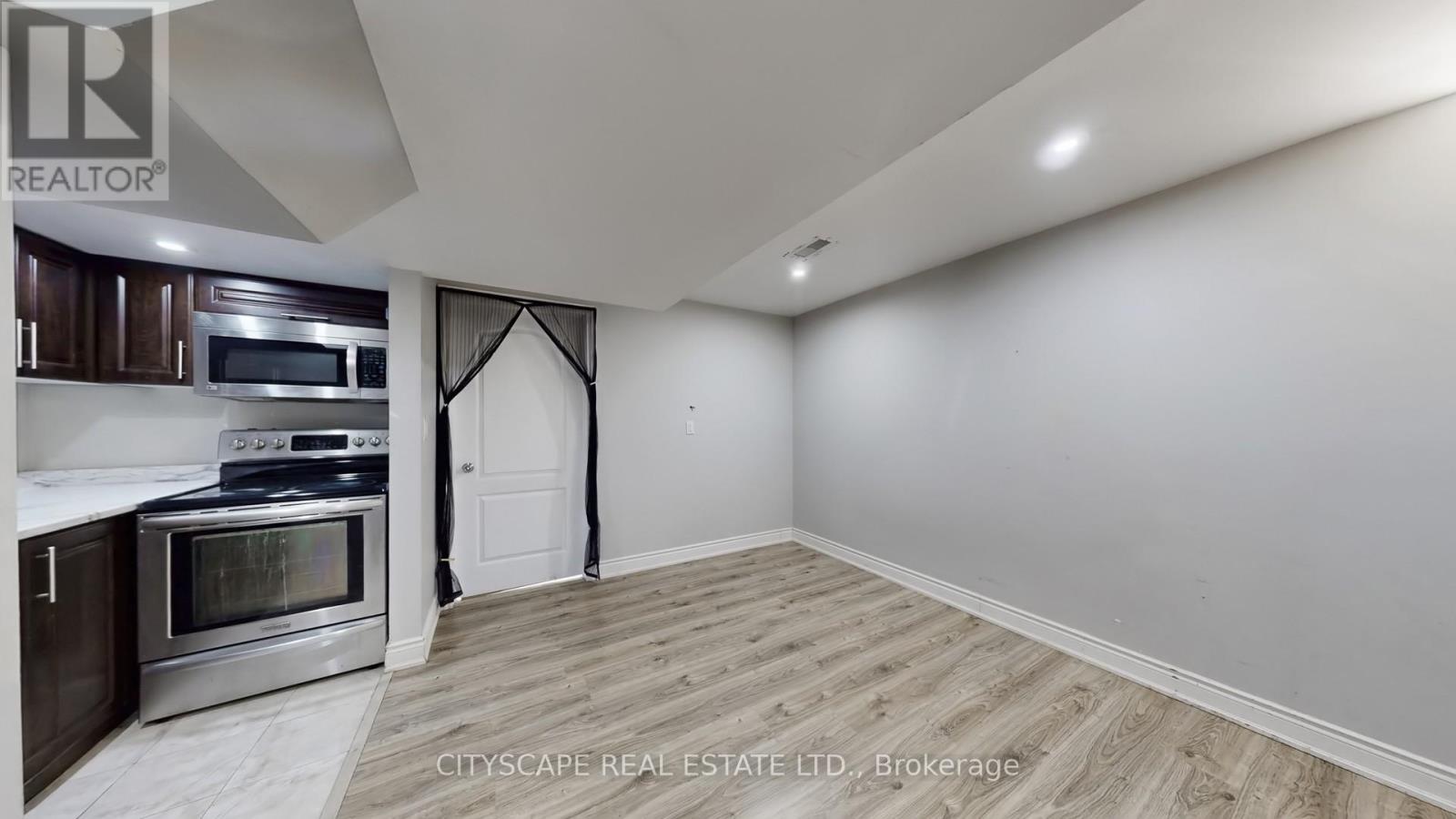 7 Yellow Avens Boulevard, Brampton (Sandringham-Wellington), Ontario  L6R 0K5 - Photo 41 - W12933042