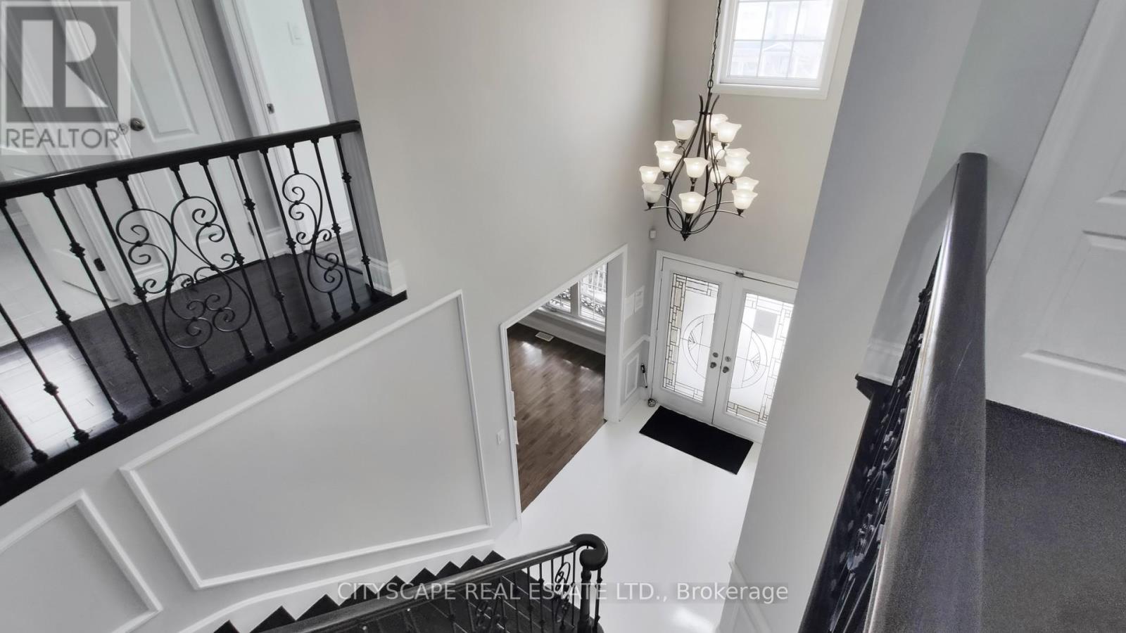 7 Yellow Avens Boulevard, Brampton (Sandringham-Wellington), Ontario  L6R 0K5 - Photo 5 - W12933042