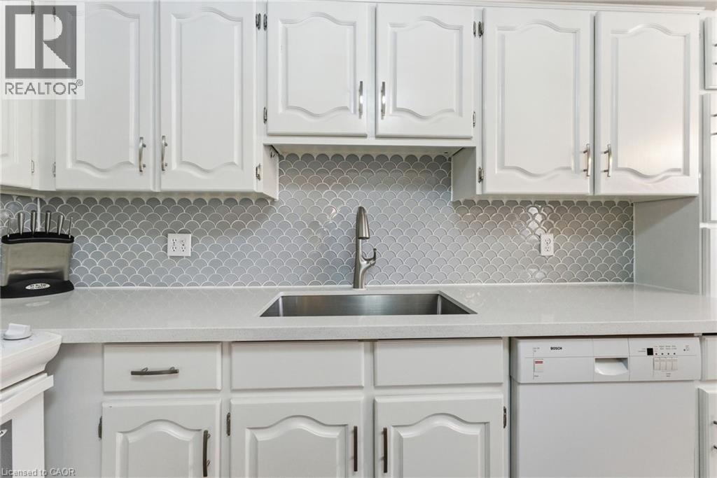 1205 Lamb's Court Unit# 15, Burlington, Ontario  L7S 2G5 - Photo 15 - 40801926