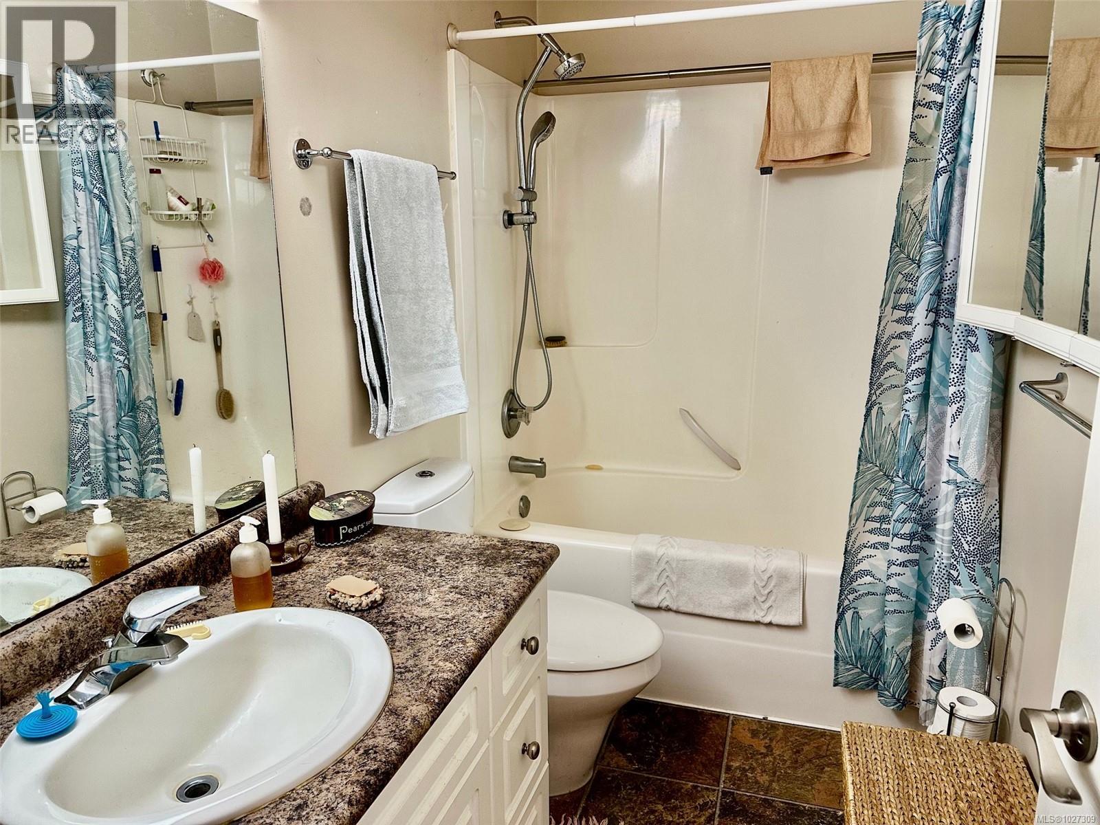 3275 South Rd, Gabriola Island, British Columbia  V0R 1X7 - Photo 14 - 1027309