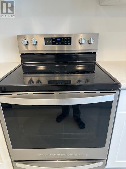 55 Lomond Lane, Kitchener, Ontario  N2R 1R7 - Photo 12 - X12933050