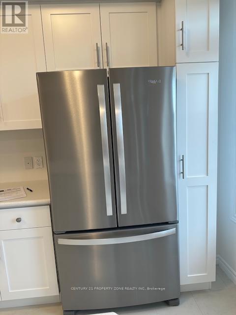 55 Lomond Lane, Kitchener, Ontario  N2R 1R7 - Photo 7 - X12933050