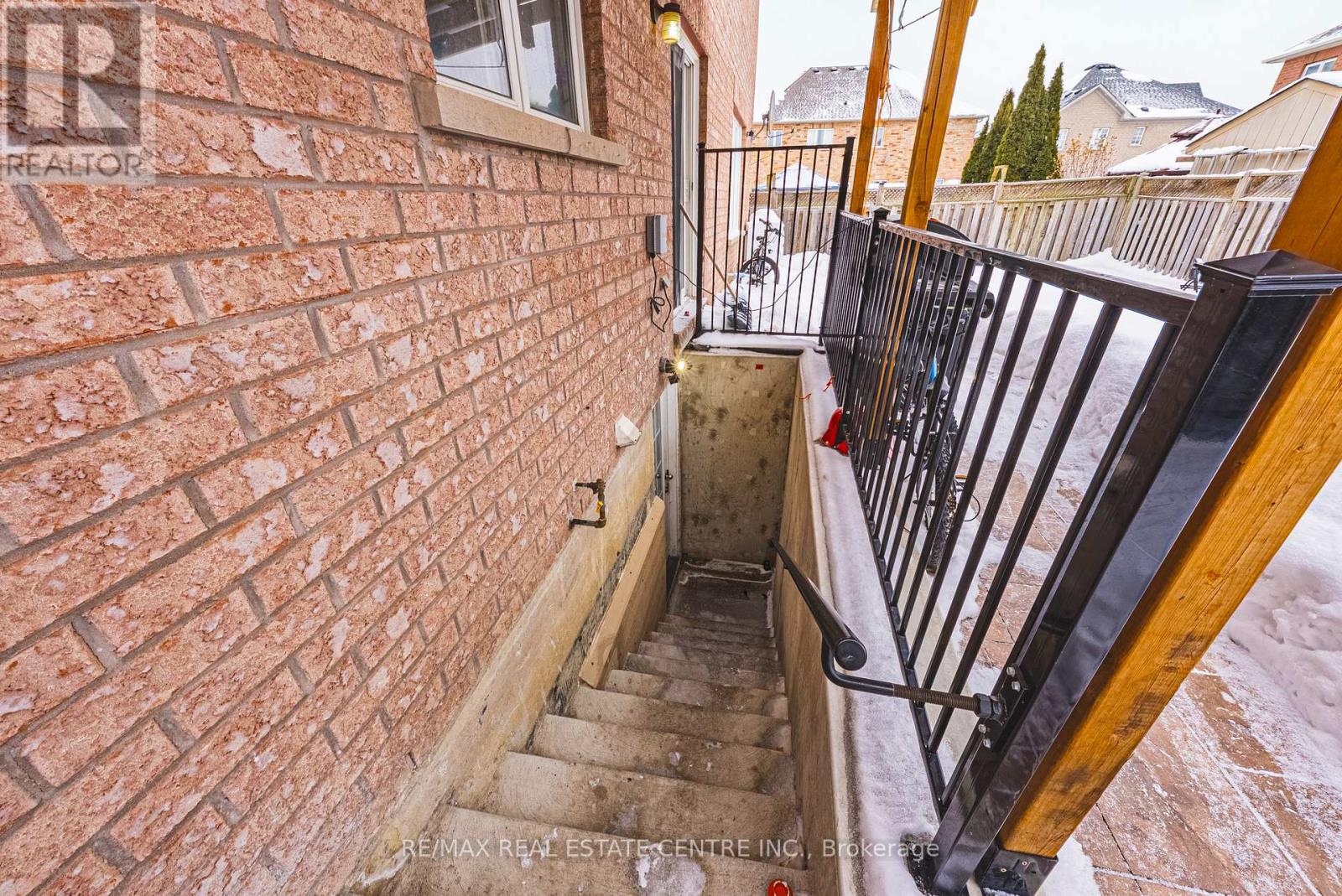 66 Citadel Crescent, Brampton, Ontario  L6P 1X8 - Photo 37 - W12762046