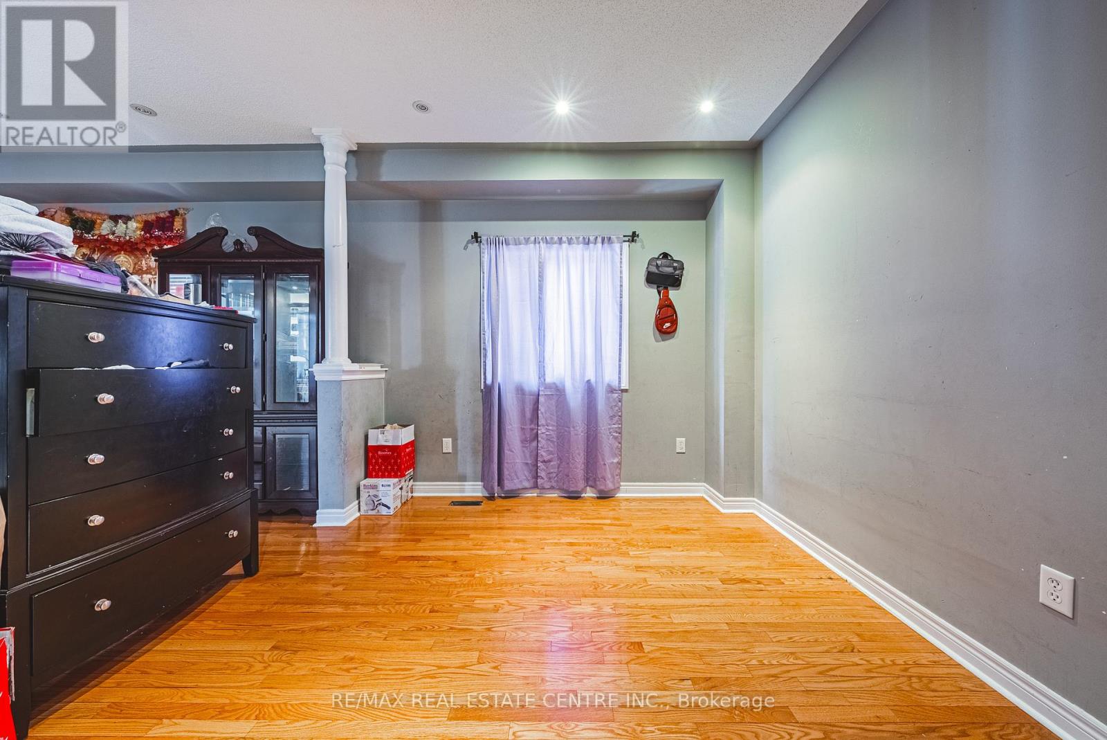 66 Citadel Crescent, Brampton, Ontario  L6P 1X8 - Photo 5 - W12762046