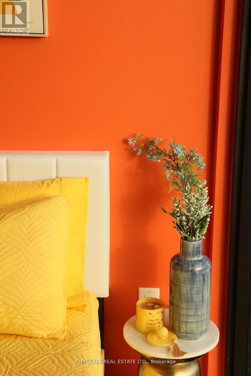 302 - 86 Dundas Street E, Mississauga (Cooksville), Ontario  L5A 0B1 - Photo 9 - W12933036