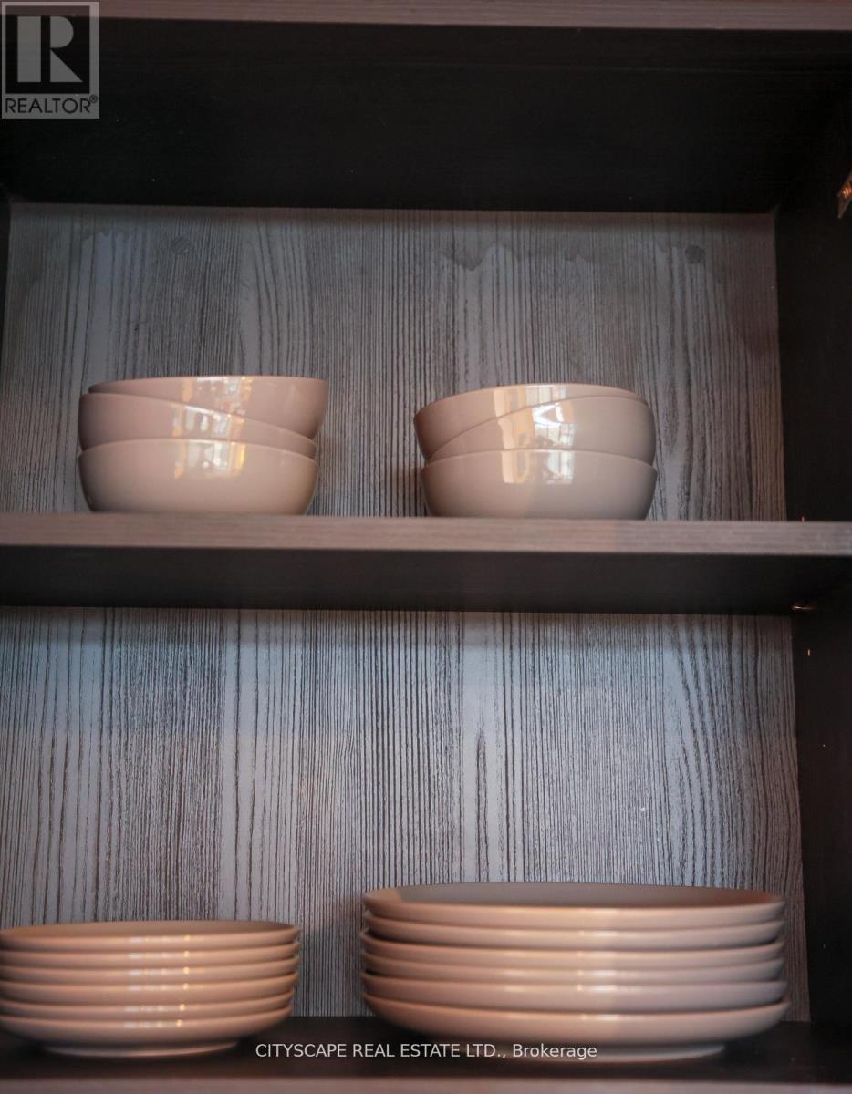 302 - 86 Dundas Street E, Mississauga (Cooksville), Ontario  L5A 0B1 - Photo 18 - W12933036