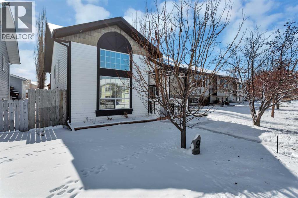 9 Westglen Boulevard, Blackfalds, Alberta  T0M 0J0 - Photo 2 - A2296263