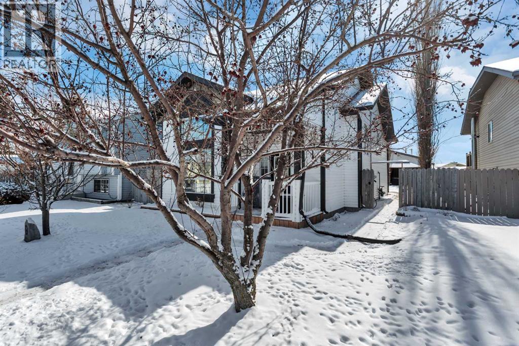 9 Westglen Boulevard, Blackfalds, Alberta  T0M 0J0 - Photo 3 - A2296263