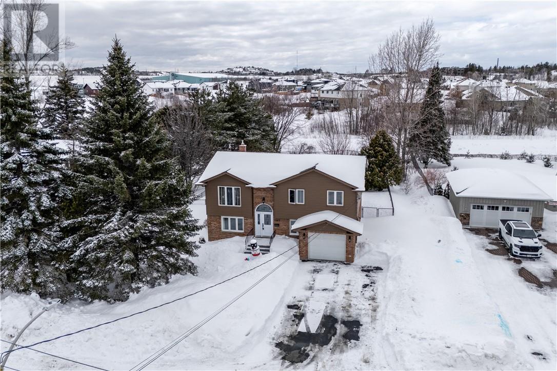 2665 Greenvalley Drive, Greater Sudbury, Ontario  P3E 5B7 - Photo 10 - 2126836