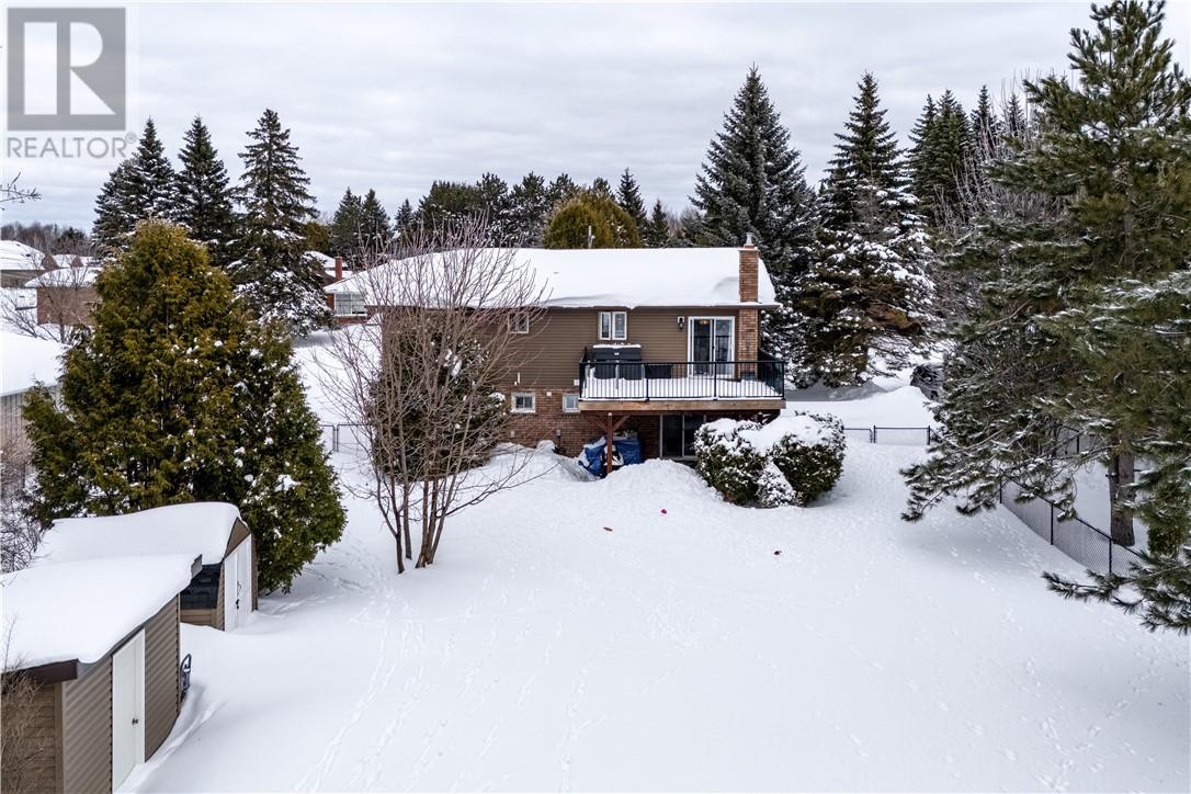 2665 Greenvalley Drive, Greater Sudbury, Ontario  P3E 5B7 - Photo 6 - 2126836