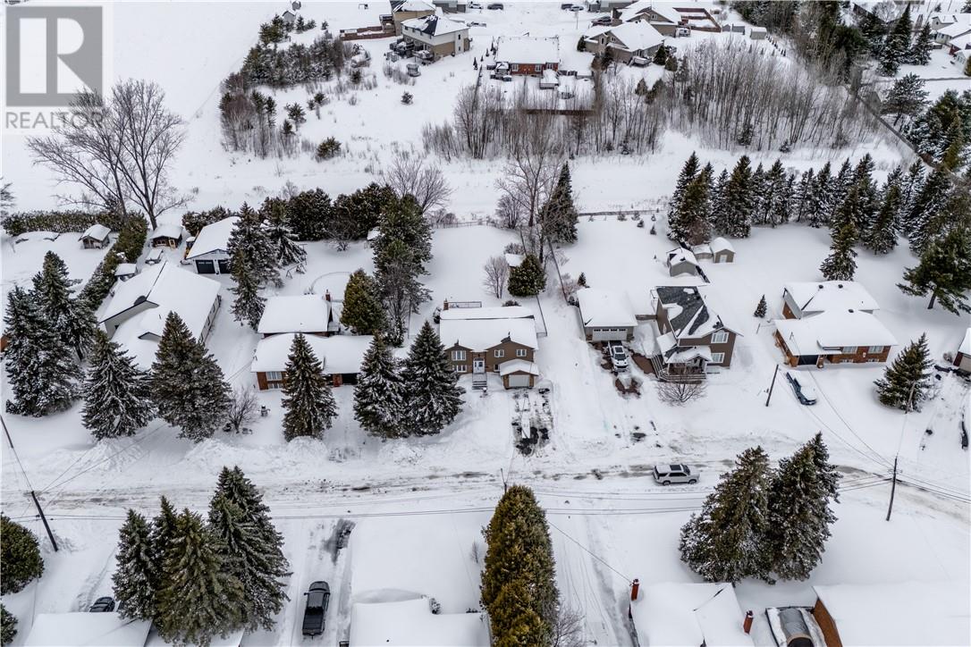 2665 Greenvalley Drive, Greater Sudbury, Ontario  P3E 5B7 - Photo 8 - 2126836