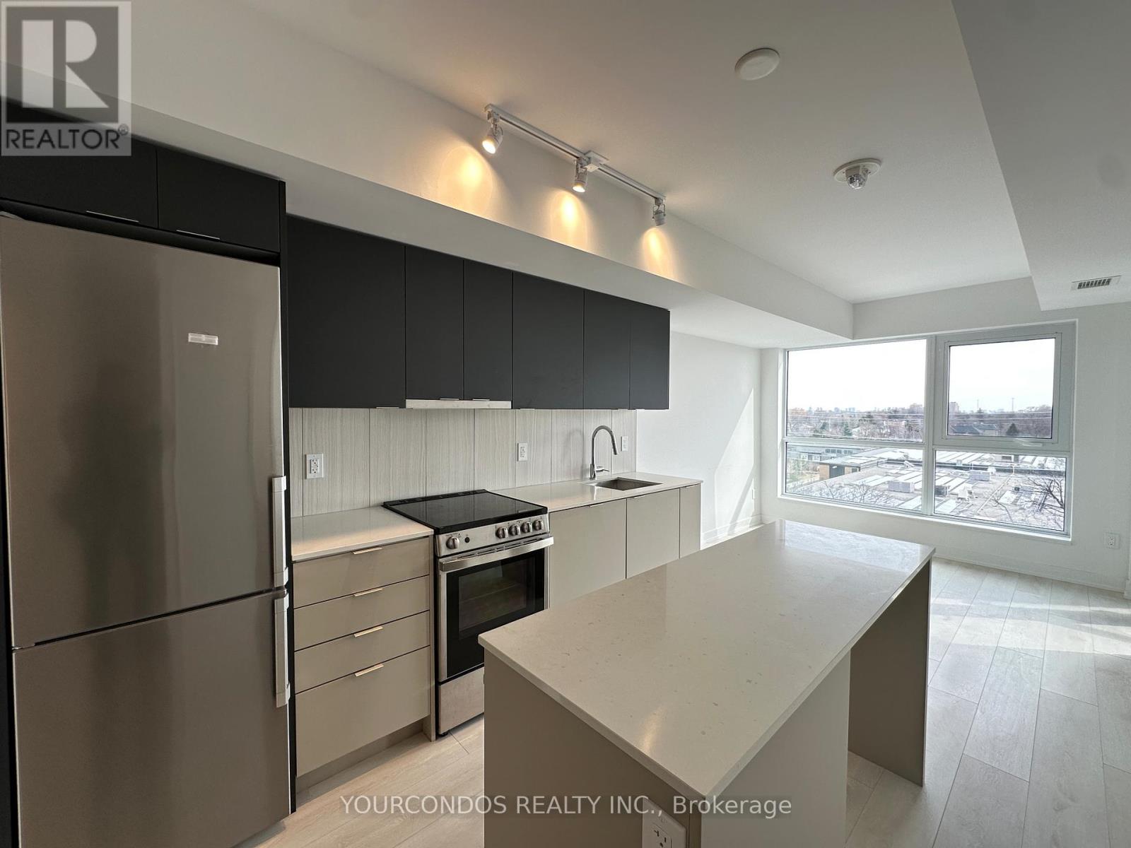 508 - 8 Tippett Road, Toronto (Clanton Park), Ontario  M3H 0E7 - Photo 2 - C12932942