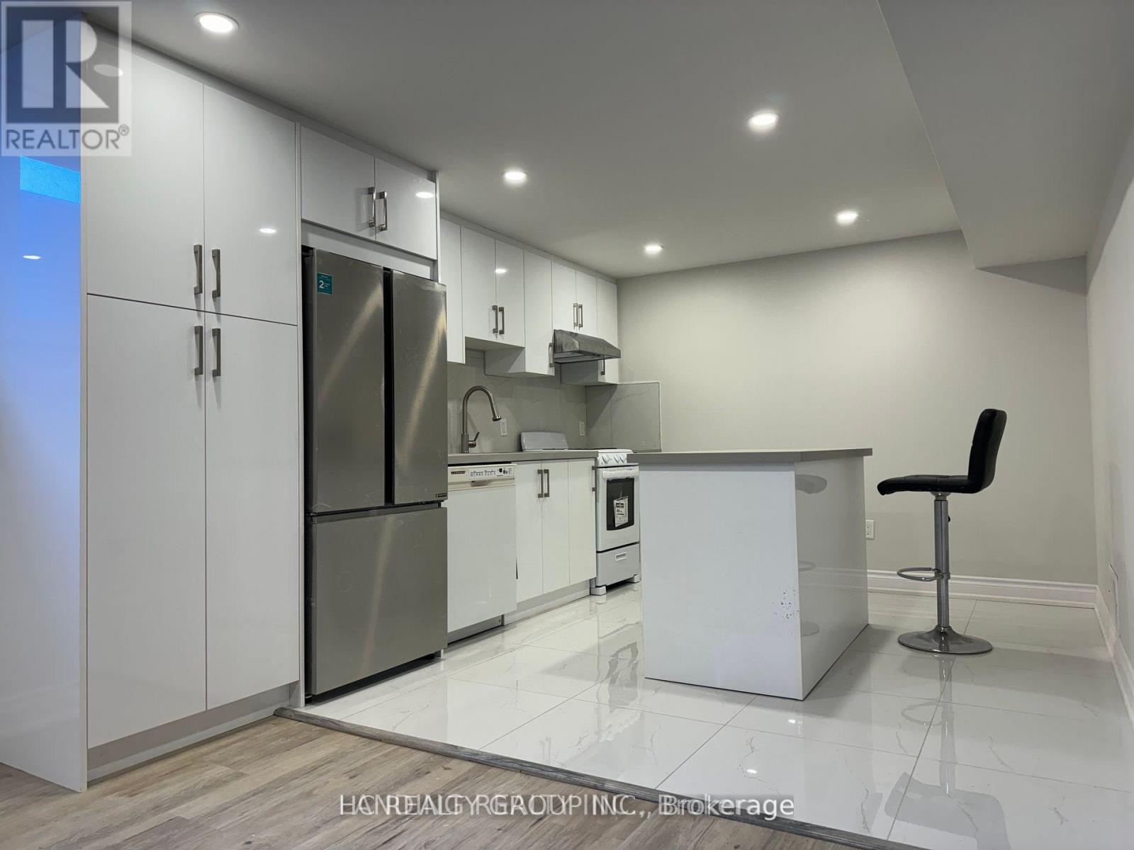 LOWER 2 BARKER COURT, Markham, Ontario