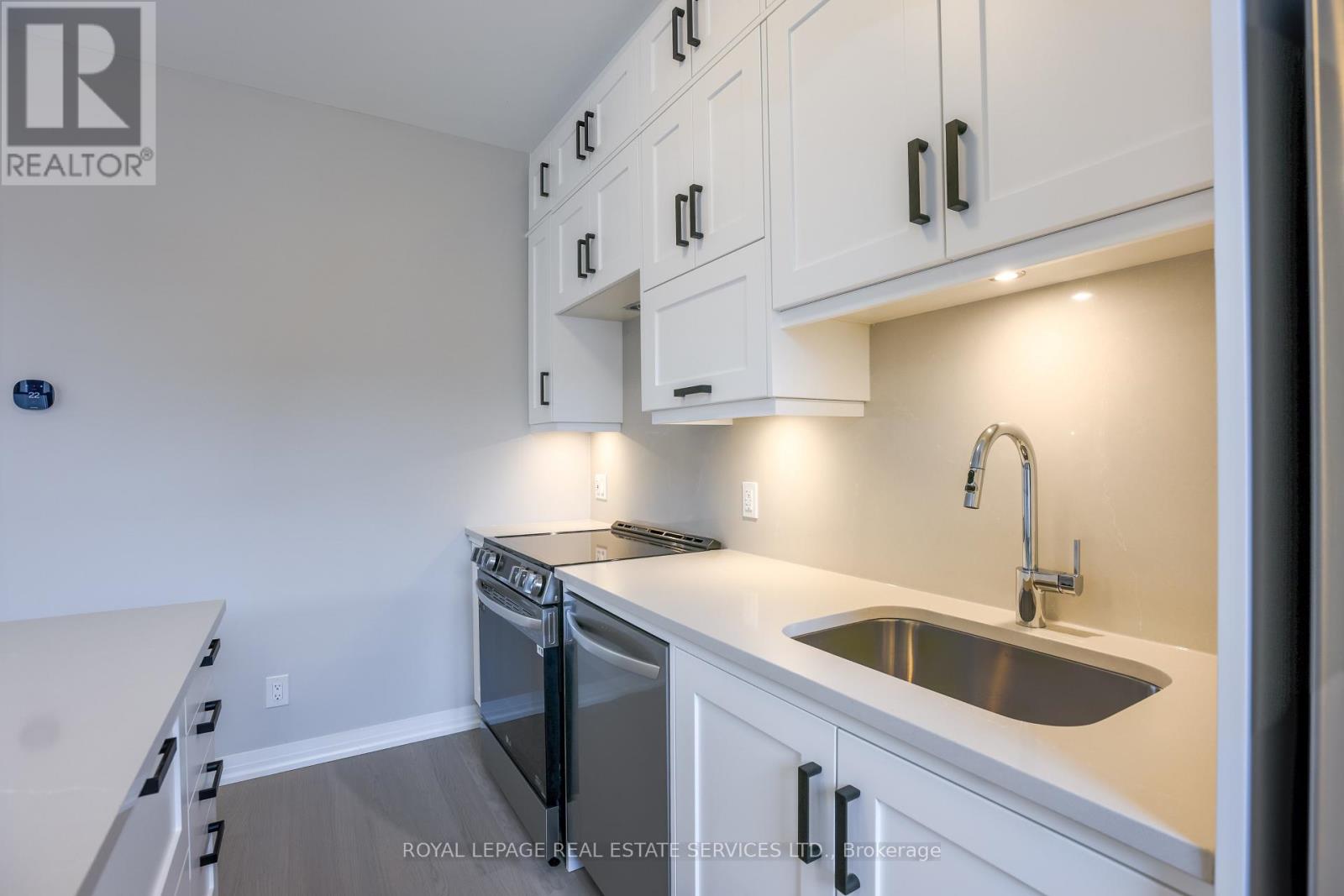 203 - 3285 Carding Mill Trail, Oakville, Ontario  L6M 5P7 - Photo 10 - W12933062