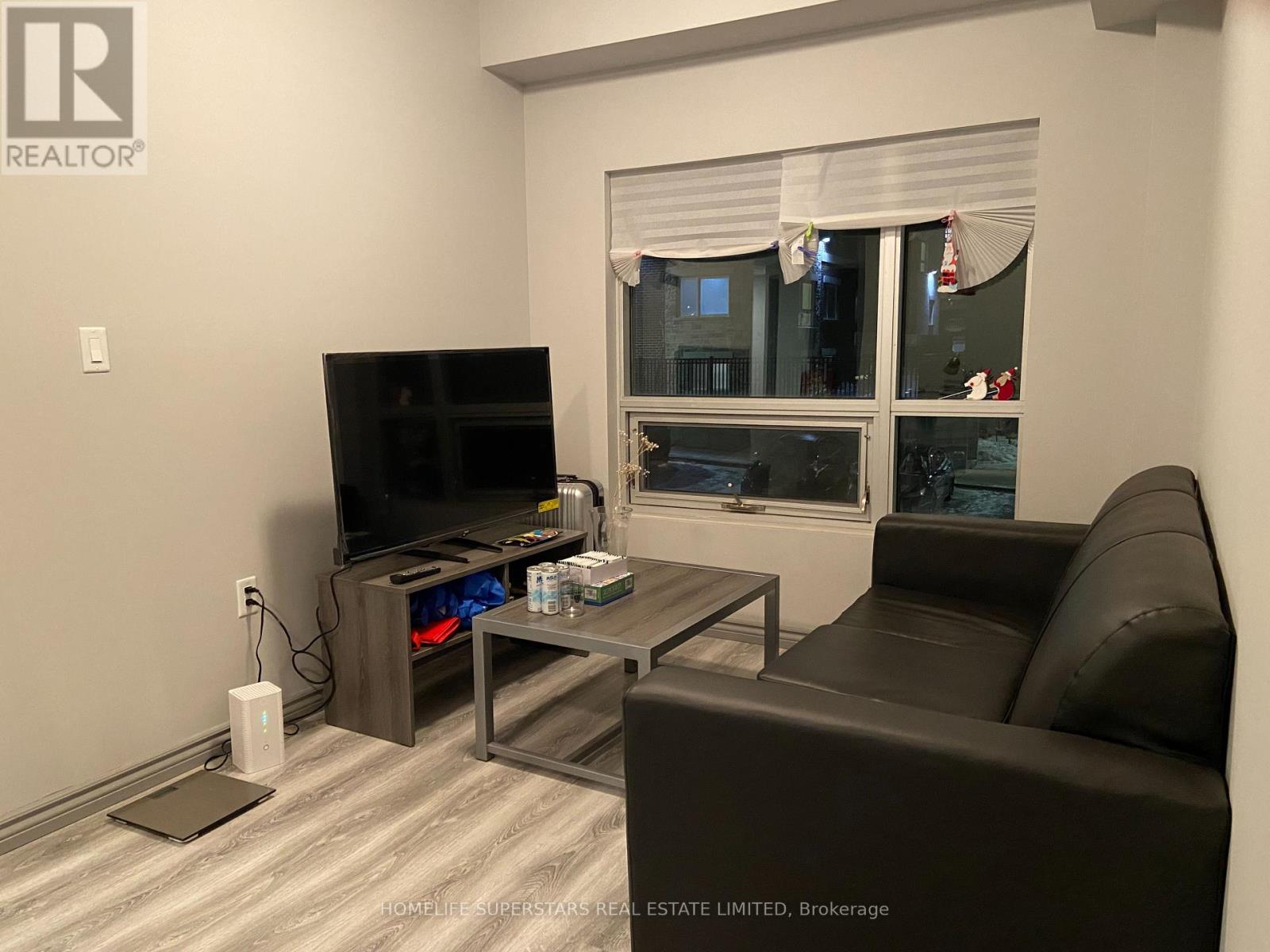 H 207 - 275 Larch Street, Waterloo, Ontario  N2L 3R2 - Photo 5 - X12933066