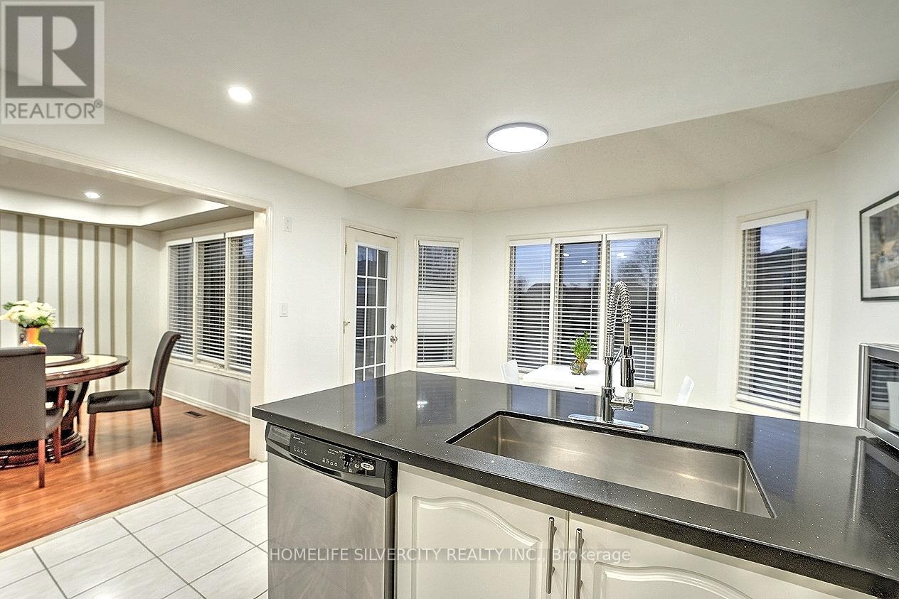 11 Rangeland Road, Brampton, Ontario  L6R 1L4 - Photo 14 - W12930828