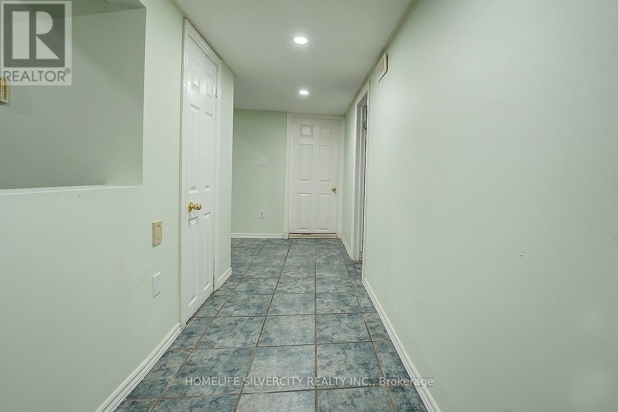 11 Rangeland Road, Brampton, Ontario  L6R 1L4 - Photo 37 - W12930828