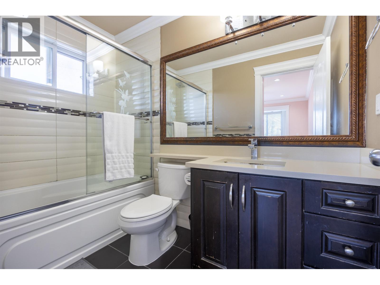 7851 Canada Way, Burnaby, British Columbia  V3N 3K8 - Photo 18 - R3102665