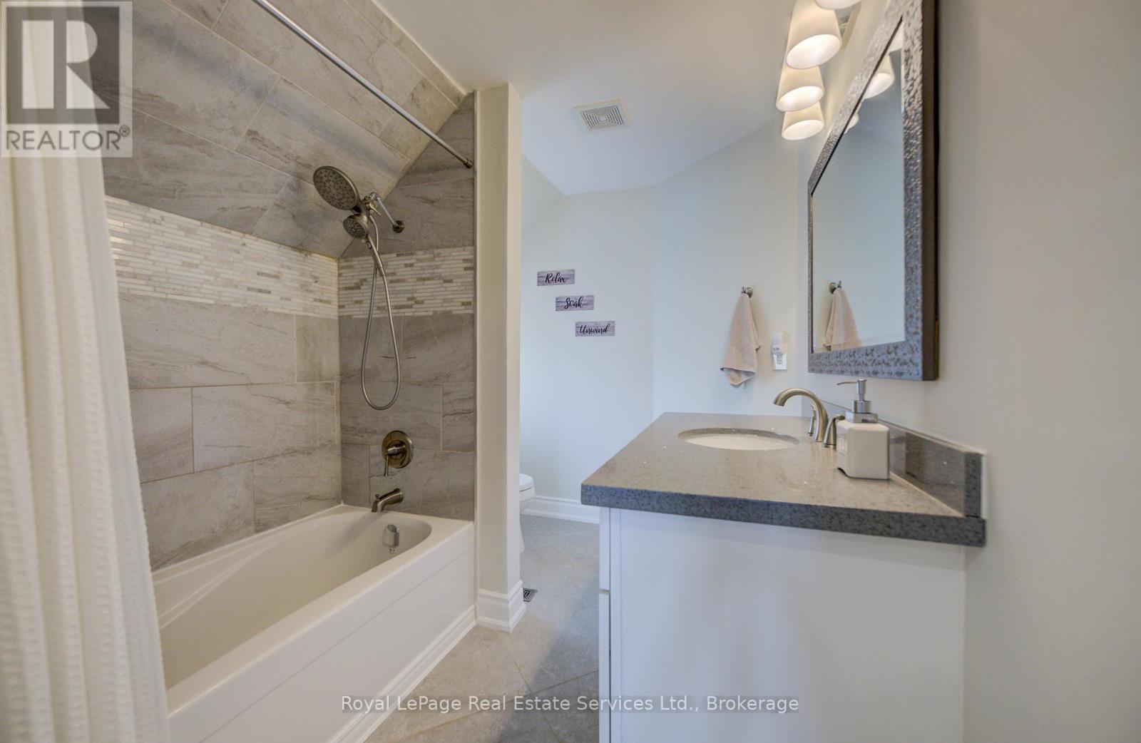 1 Tenth Street, Grimsby, Ontario  L3M 2V2 - Photo 21 - X12919648