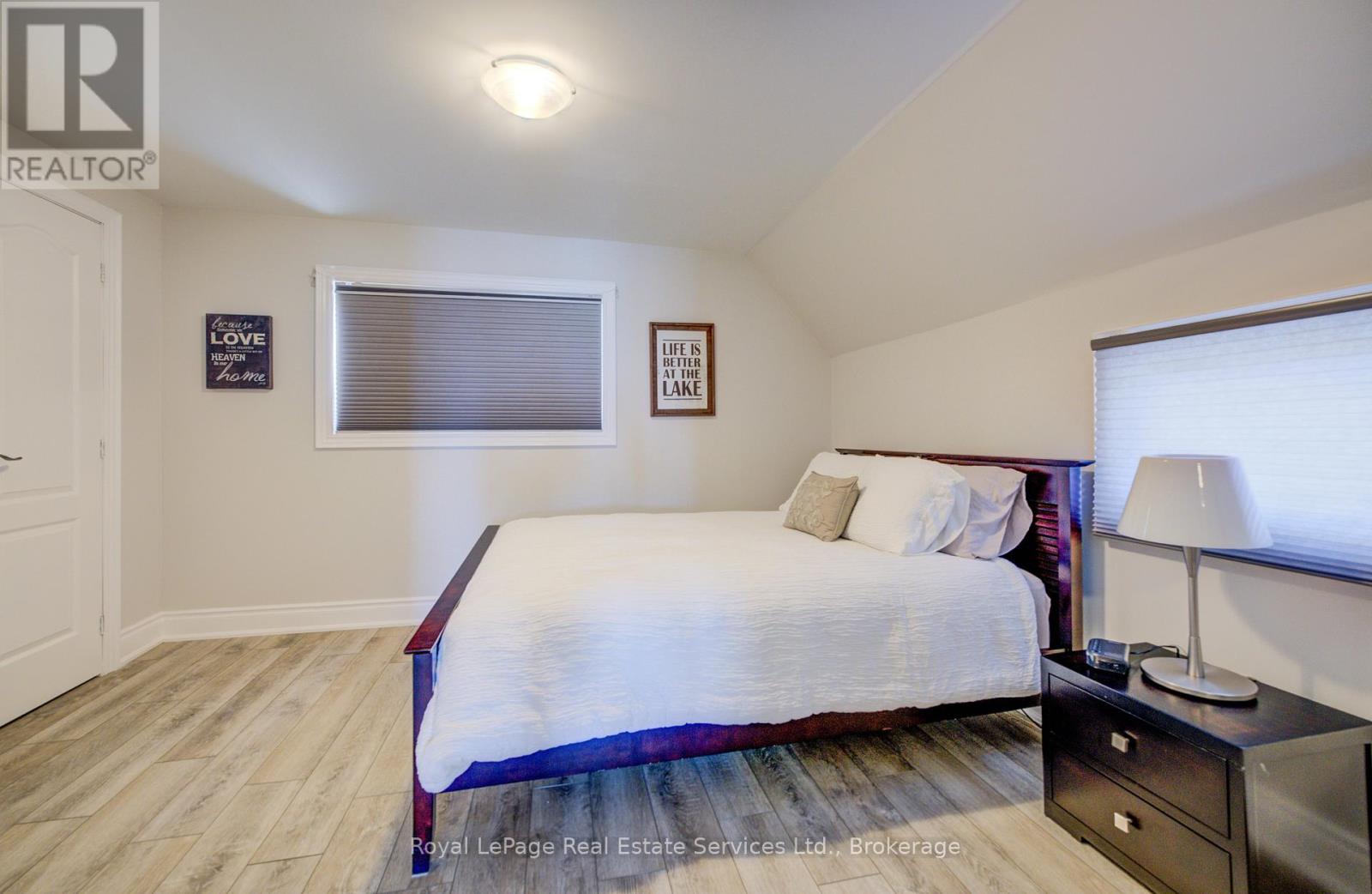 1 Tenth Street, Grimsby, Ontario  L3M 2V2 - Photo 19 - X12919648