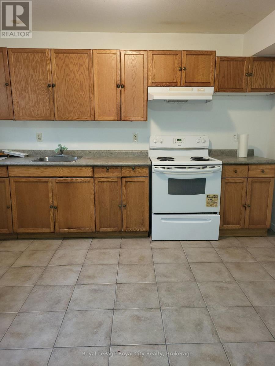 26 Howden Crescent, Guelph, Ontario N1L 1T2 - Photo 3 - X12933086