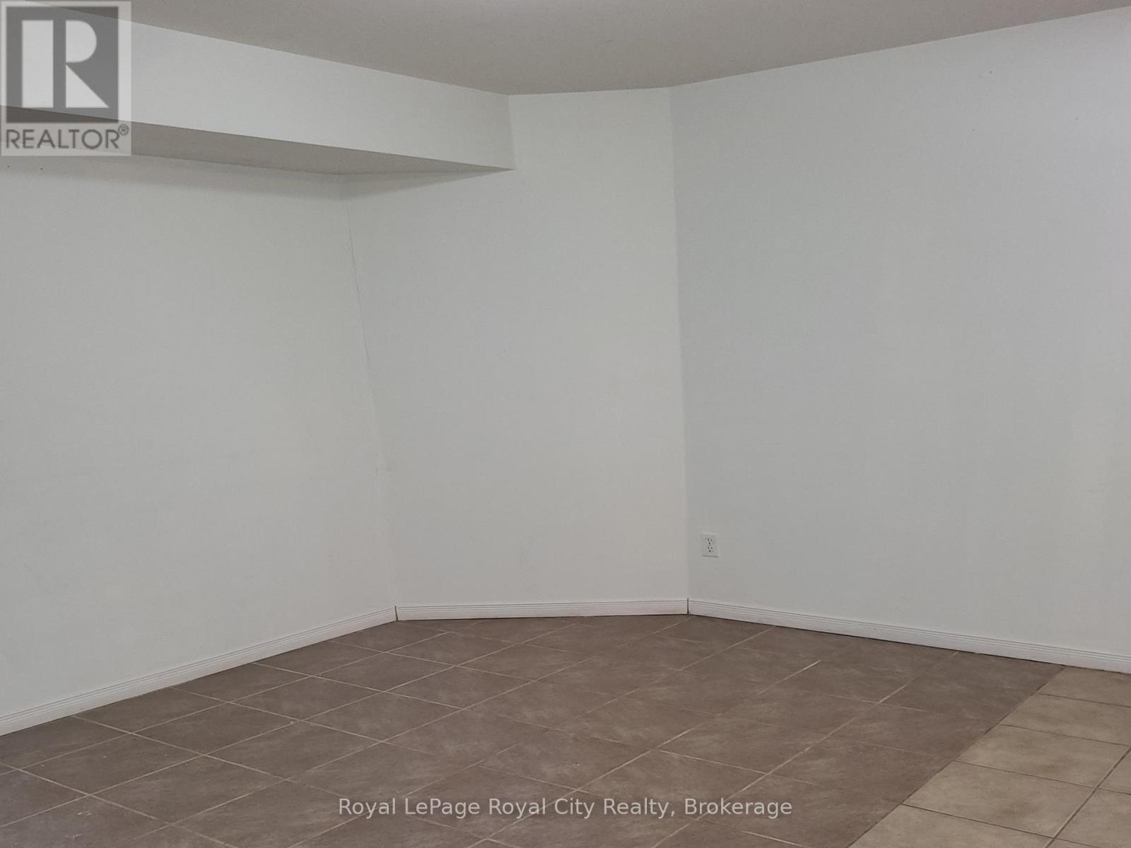 26 Howden Crescent, Guelph, Ontario N1L 1T2 - Photo 5 - X12933086