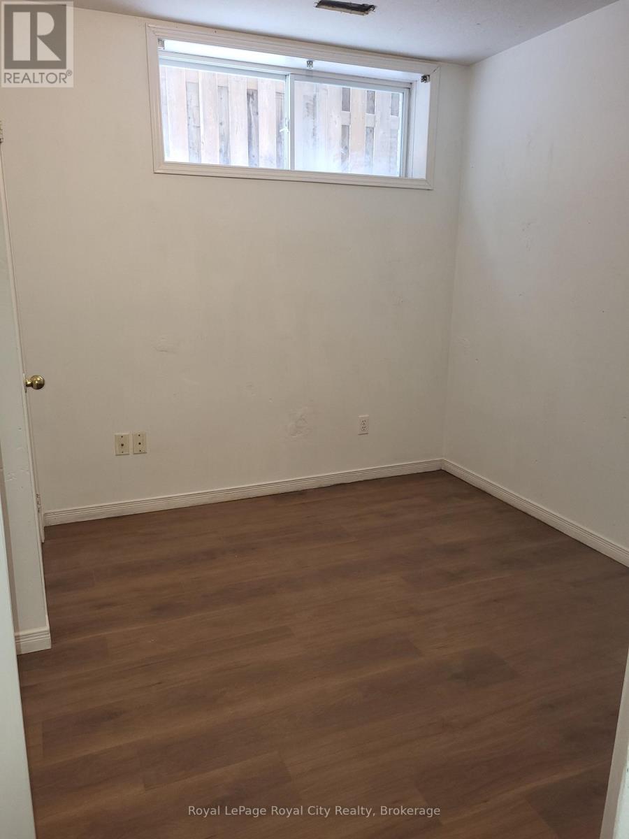 26 Howden Crescent, Guelph, Ontario N1L 1T2 - Photo 9 - X12933086