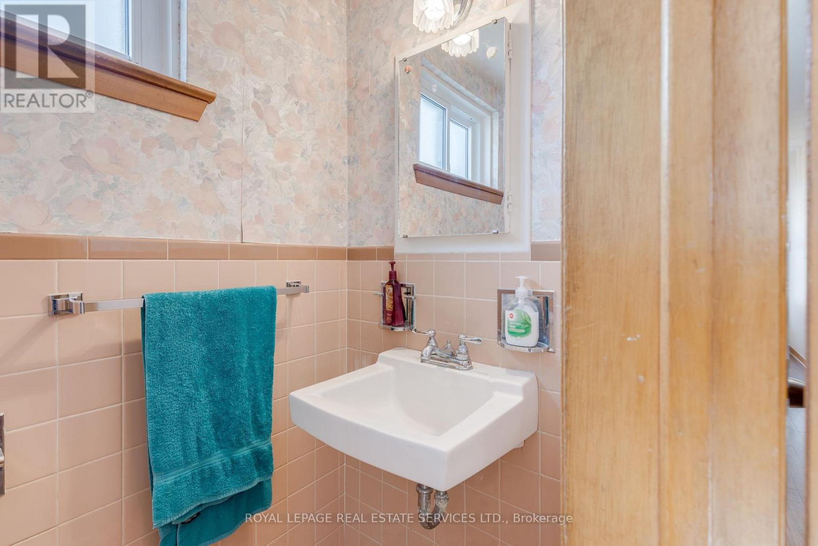 29 Doverwood Court, Toronto, Ontario  M2M 2G6 - Photo 14 - C12933114