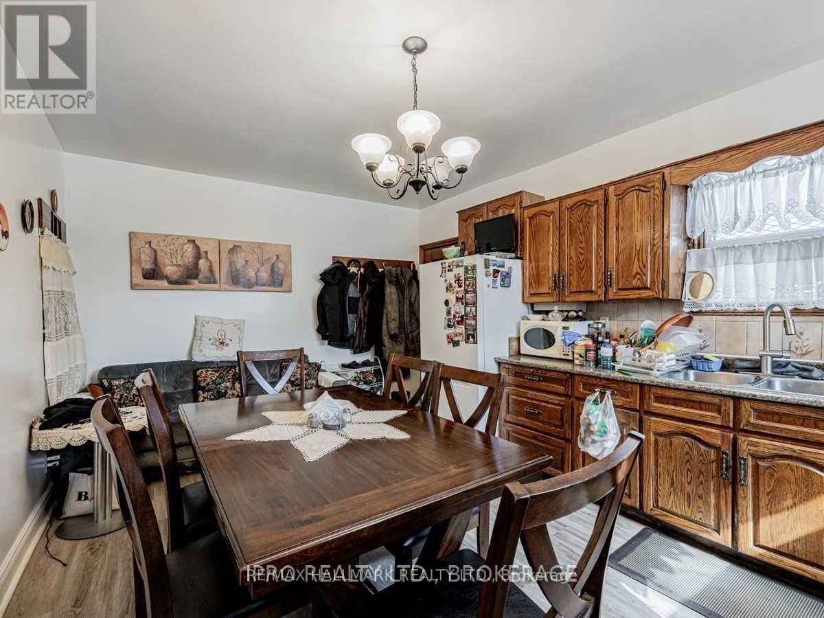 603 Logan Avenue, Toronto, Ontario  M4K 3C2 - Photo 9 - E12933104