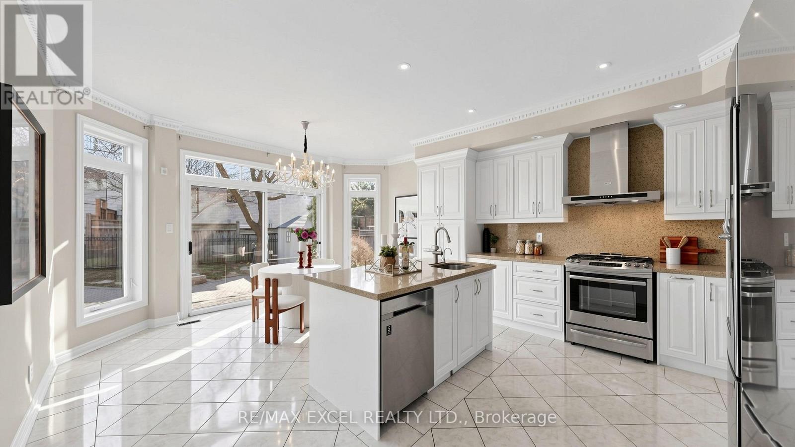 2159 Rodick Road, Markham, Ontario  L6C 1S8 - Photo 8 - N12933096