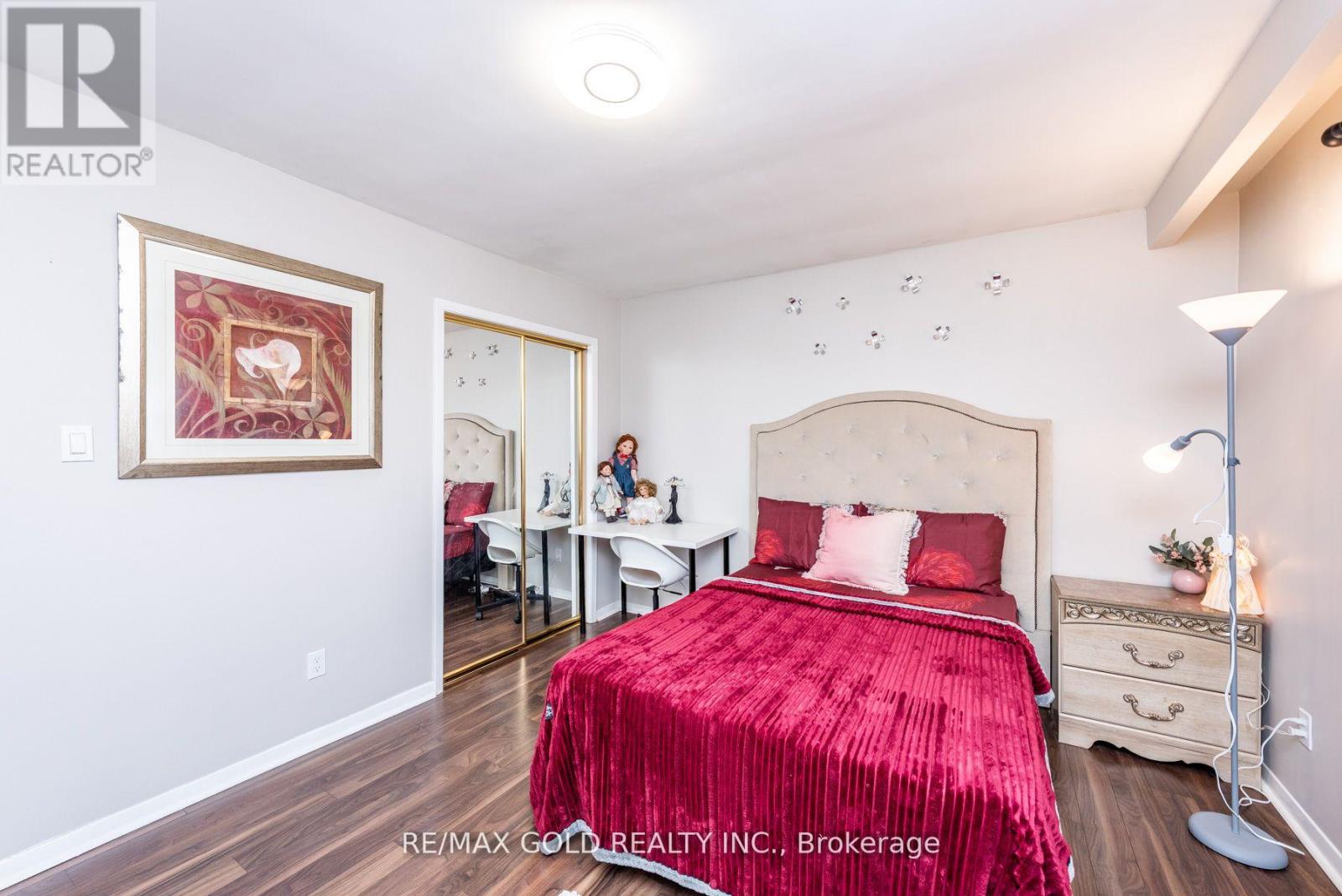 7258 Vernor Drive, Mississauga, Ontario  L4T 2P4 - Photo 19 - W12933084