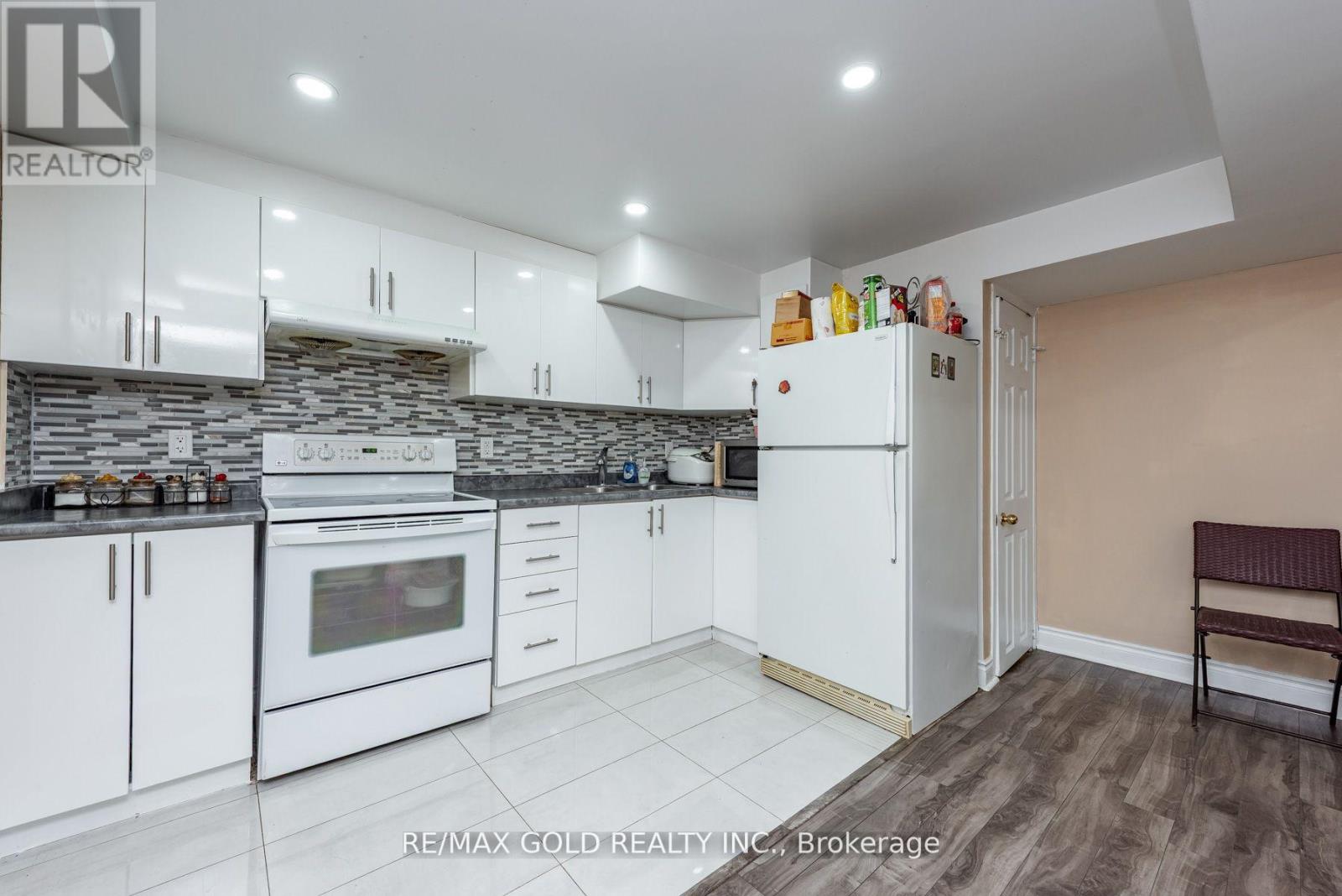 7258 Vernor Drive, Mississauga, Ontario  L4T 2P4 - Photo 25 - W12933084