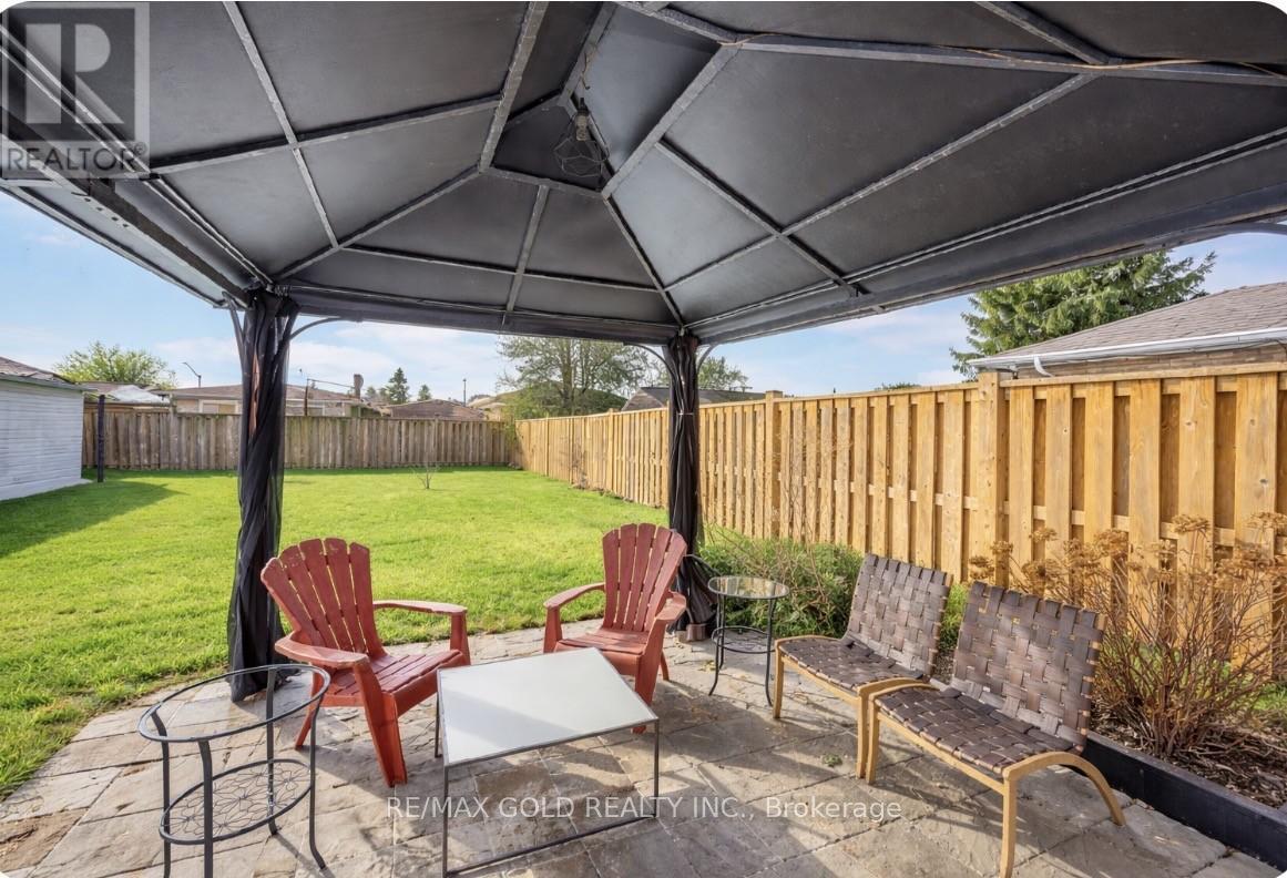 7258 Vernor Drive, Mississauga, Ontario  L4T 2P4 - Photo 34 - W12933084