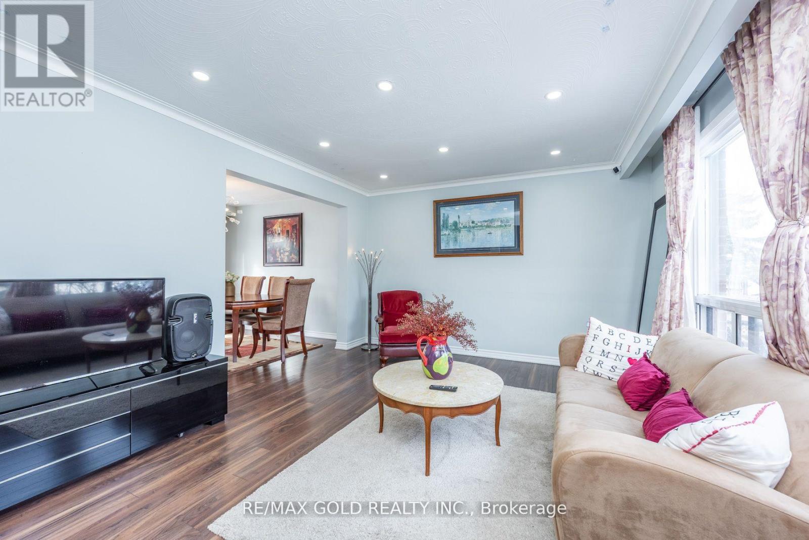 7258 Vernor Drive, Mississauga, Ontario  L4T 2P4 - Photo 7 - W12933084