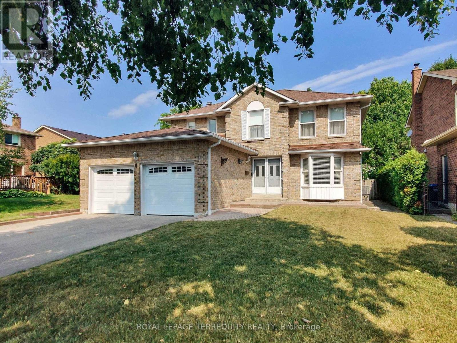4 MOWAT COURT, Brampton, Ontario