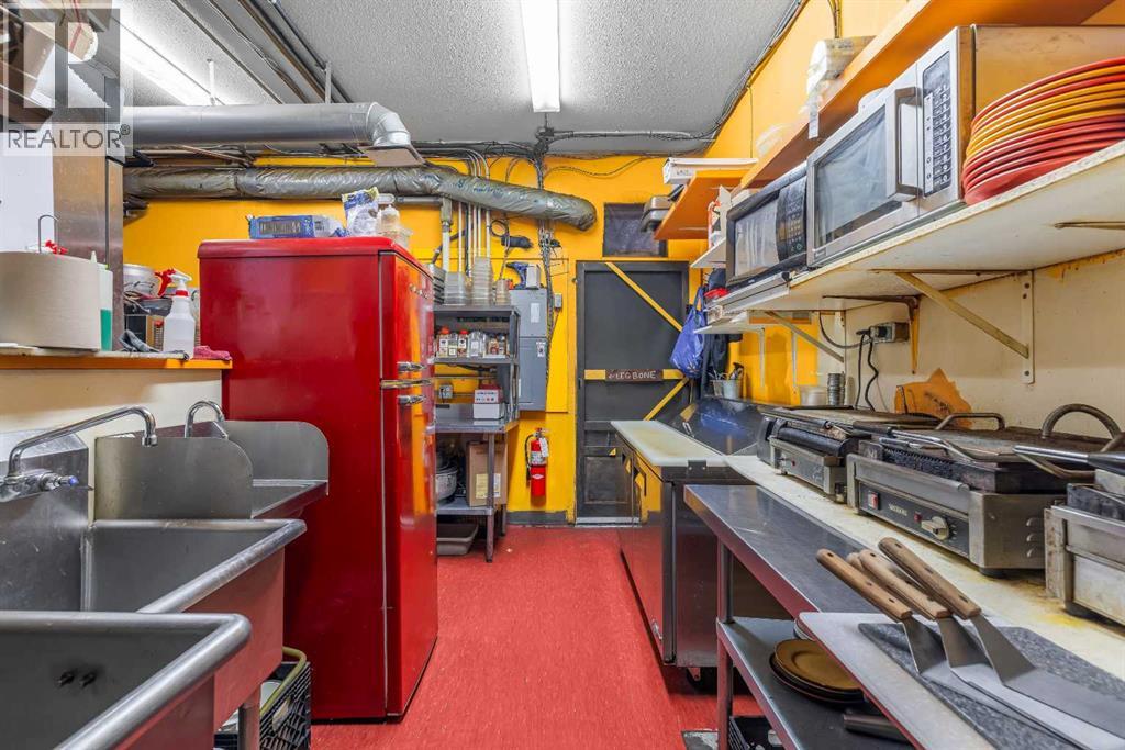 2, 718 10th Street, Canmore, Alberta  T1W 2A6 - Photo 10 - A2274973