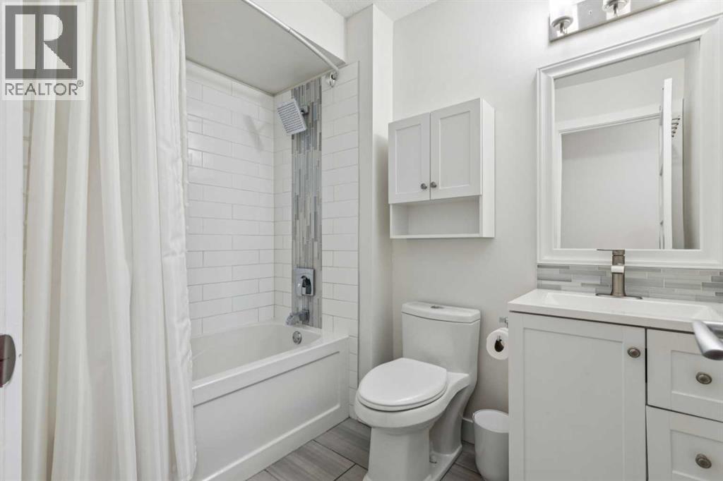 44 Shawcliffe Bay Sw, Calgary, Alberta  T2Y 1H1 - Photo 15 - A2293815