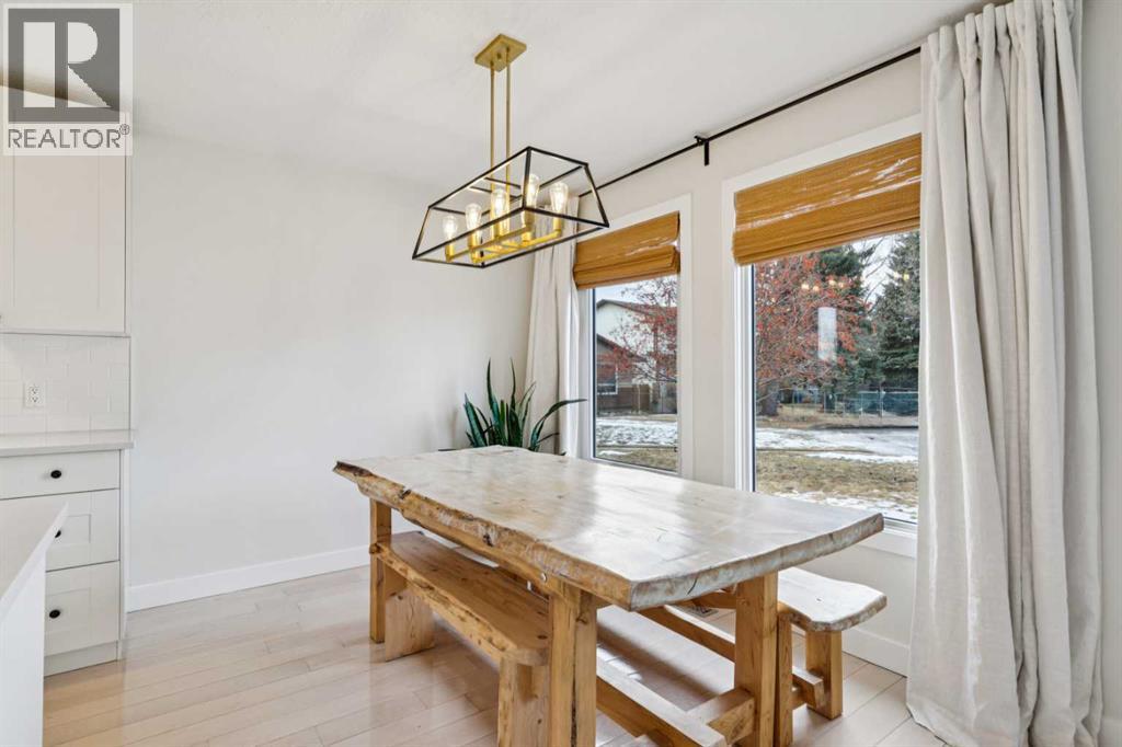 44 Shawcliffe Bay Sw, Calgary, Alberta  T2Y 1H1 - Photo 8 - A2293815