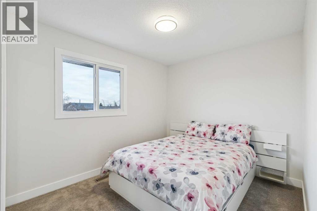 44 Shawcliffe Bay Sw, Calgary, Alberta  T2Y 1H1 - Photo 18 - A2293815